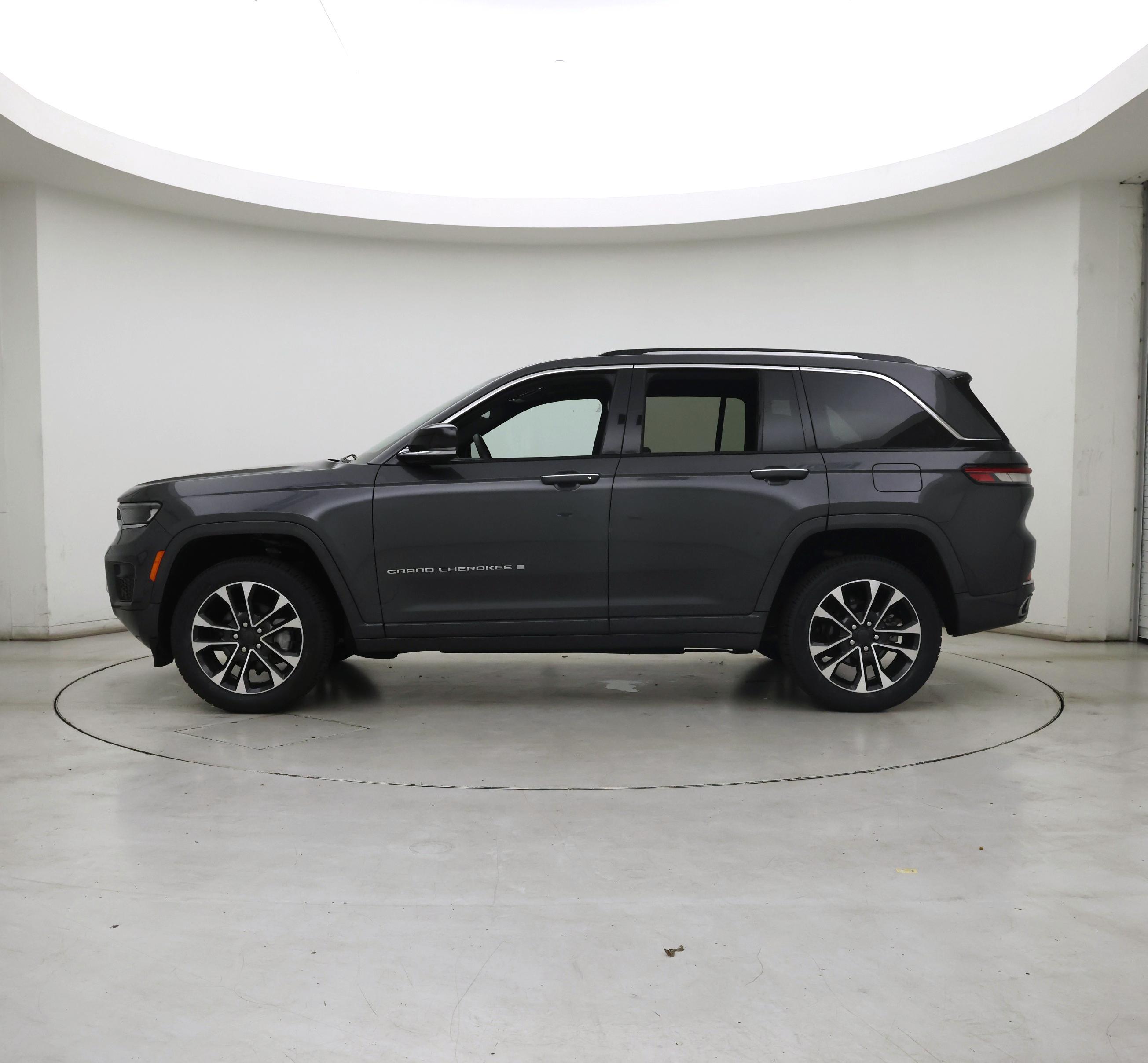 Thumbnail: 2022 Jeep Grand Cherokee - 3