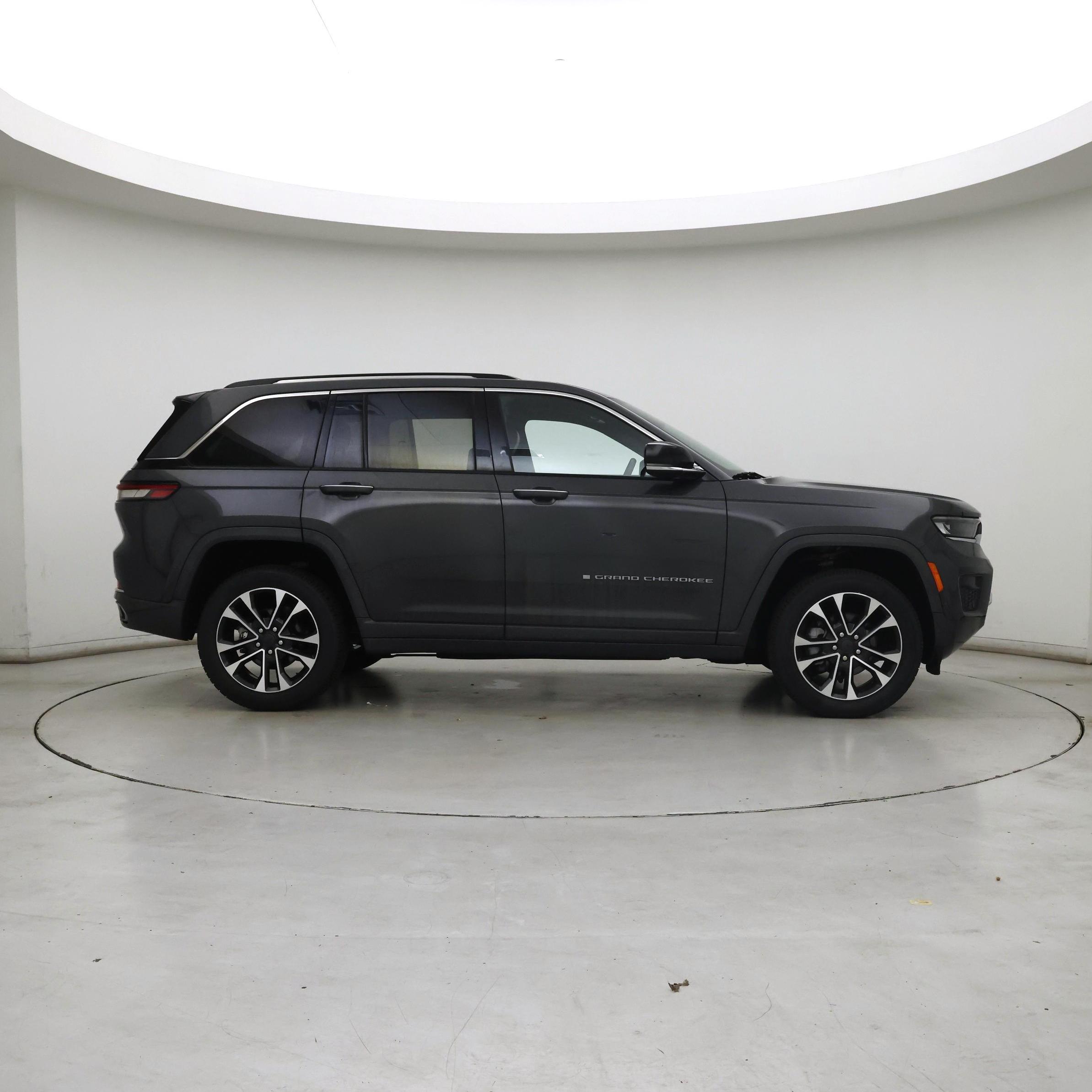 Thumbnail: 2022 Jeep Grand Cherokee - 7
