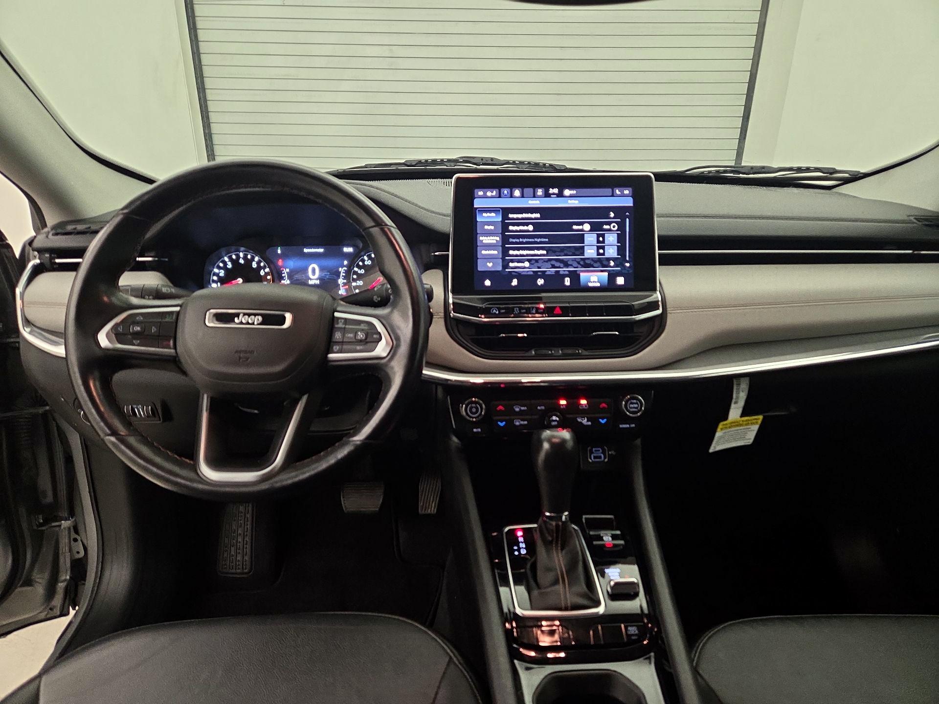 Thumbnail: 2022 Jeep Compass - 9