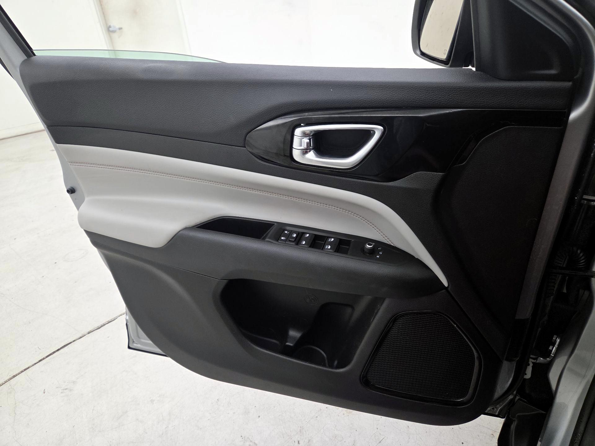 Thumbnail: 2022 Jeep Compass - 12