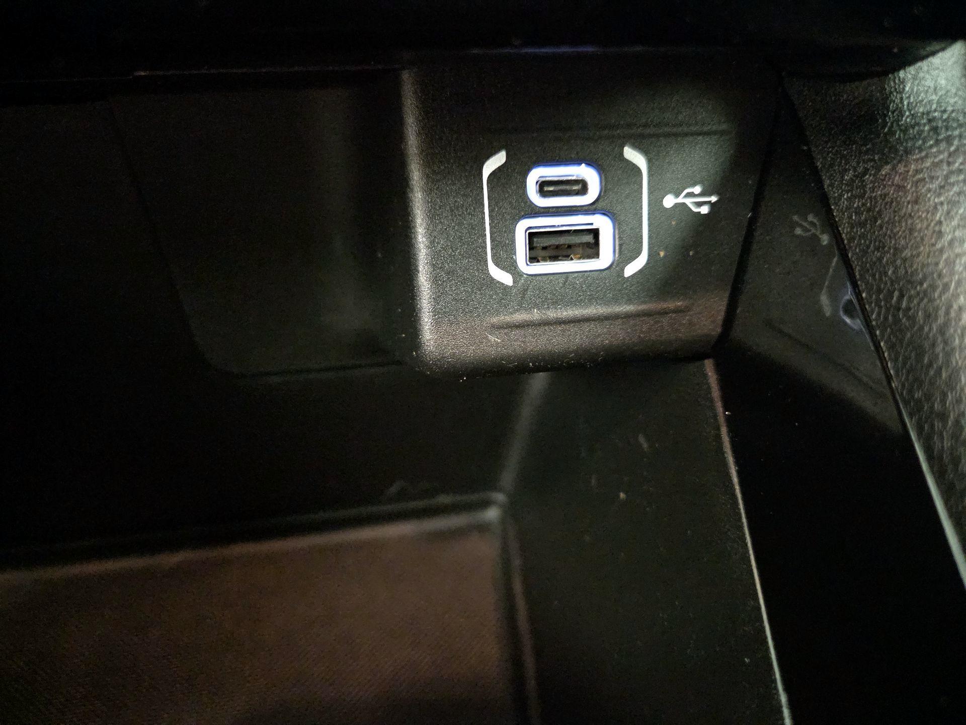 Thumbnail: 2022 Jeep Compass - 17