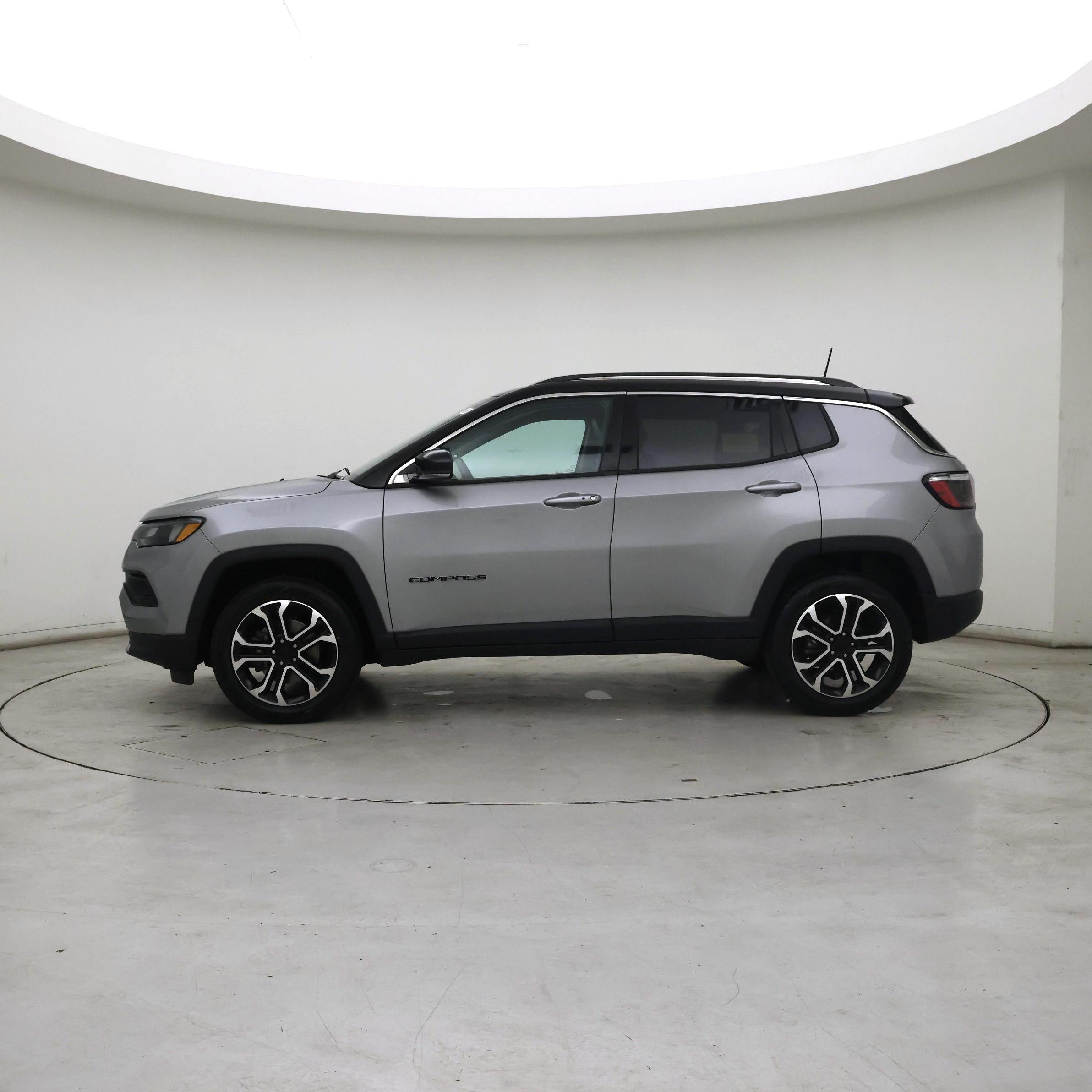 Thumbnail: 2022 Jeep Compass - 3