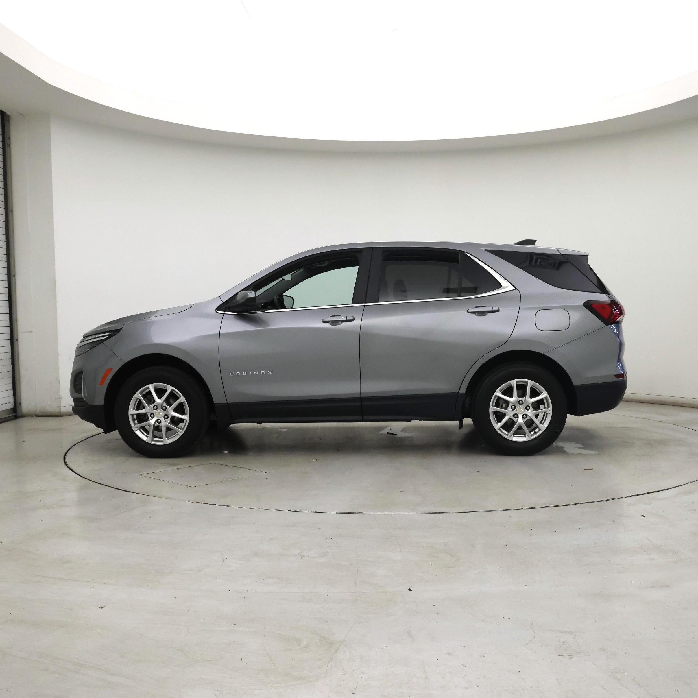 Thumbnail: 2023 Chevrolet Equinox - 3