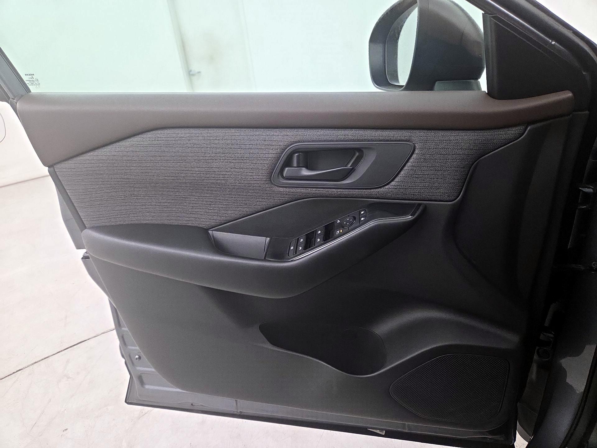 Thumbnail: 2023 Nissan Rogue - 12