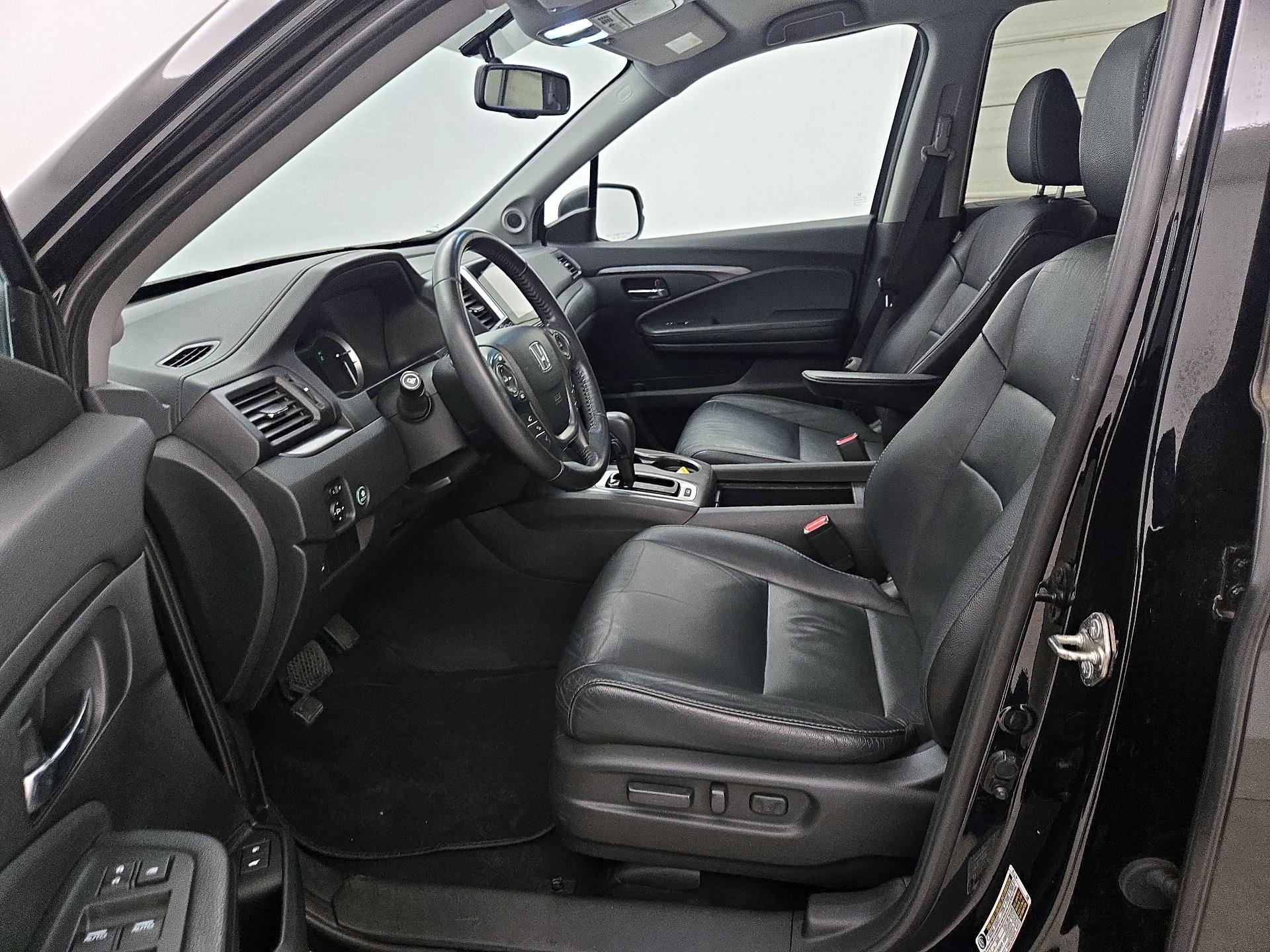 Thumbnail: 2017 Honda Pilot - 11