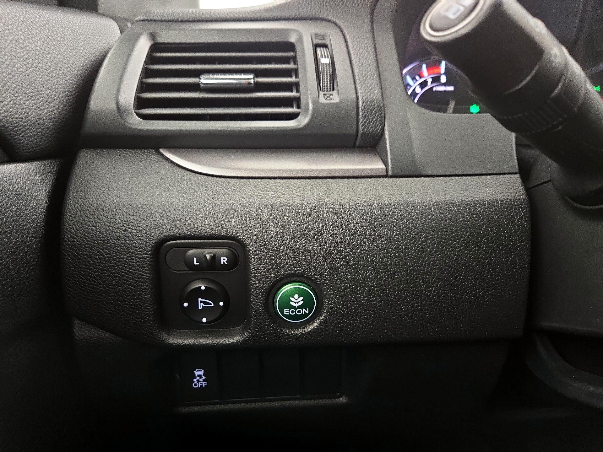 Thumbnail: 2017 Honda Pilot - 13