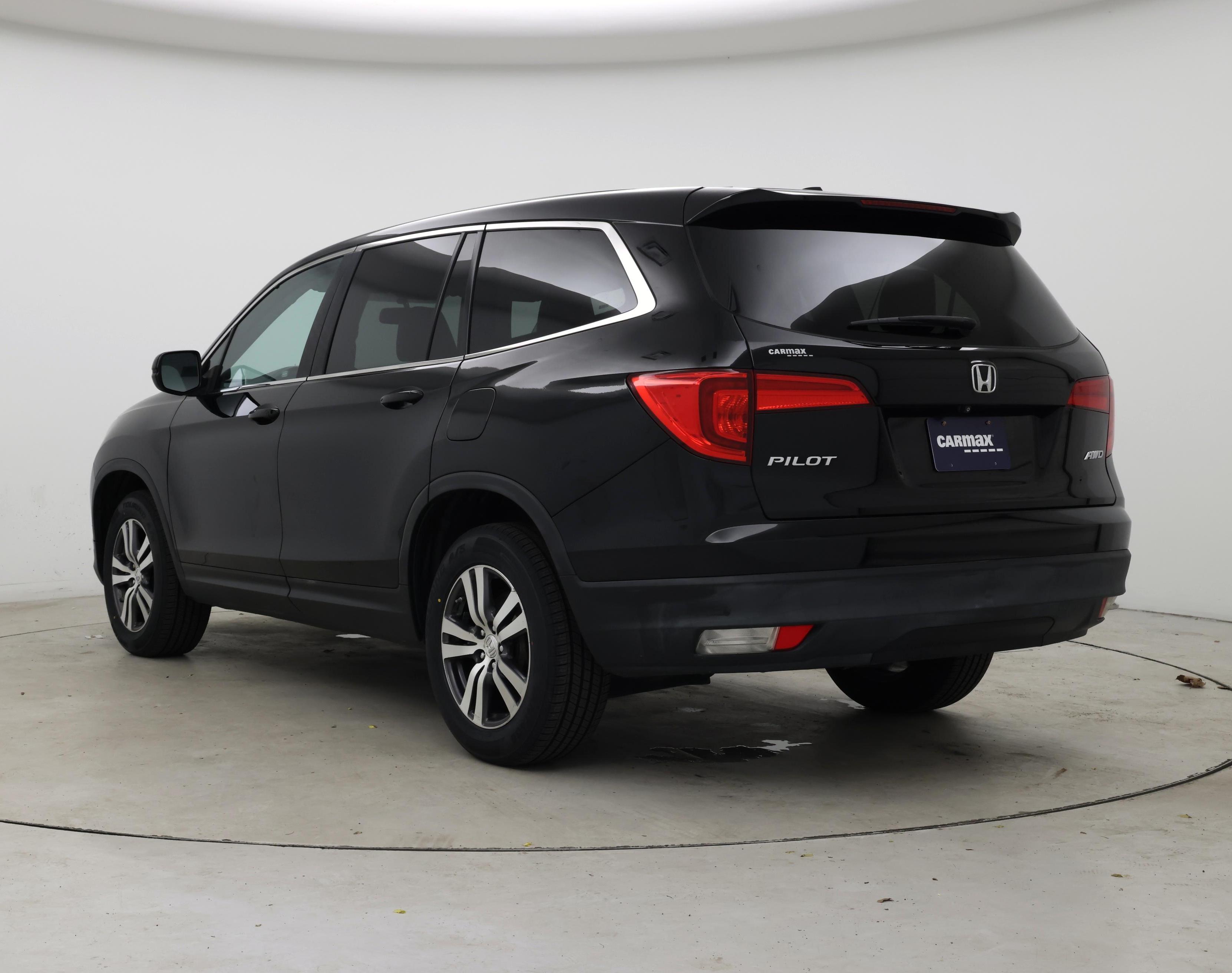 Thumbnail: 2017 Honda Pilot - 2