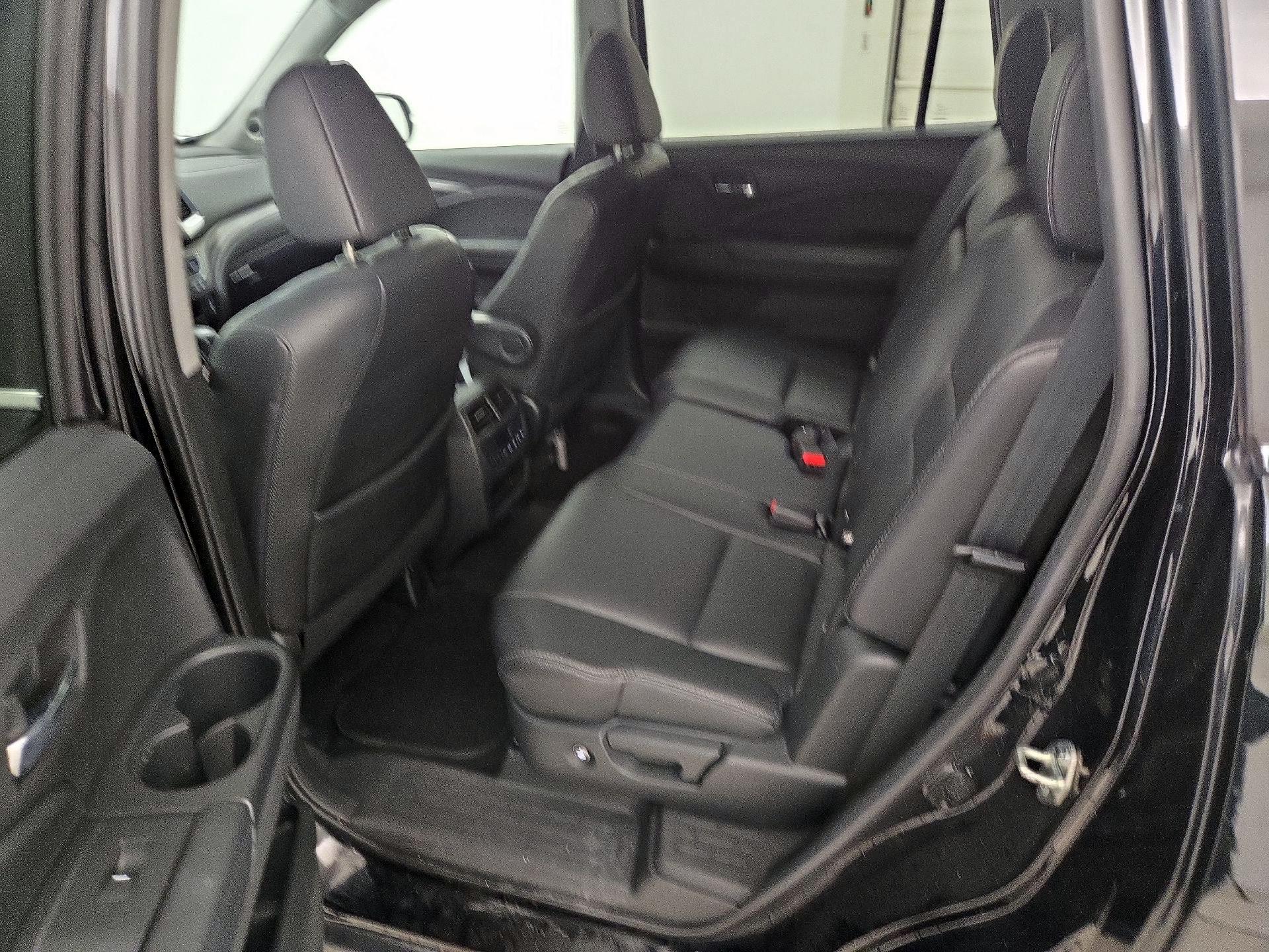 Thumbnail: 2017 Honda Pilot - 20