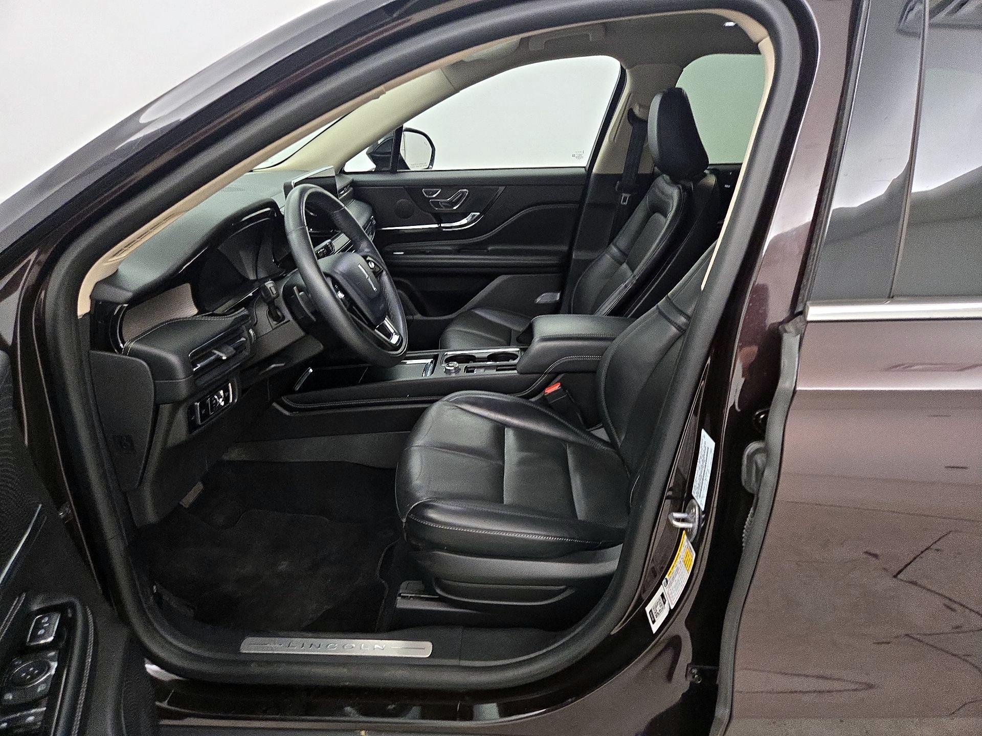 Thumbnail: 2023 Lincoln Corsair - 11