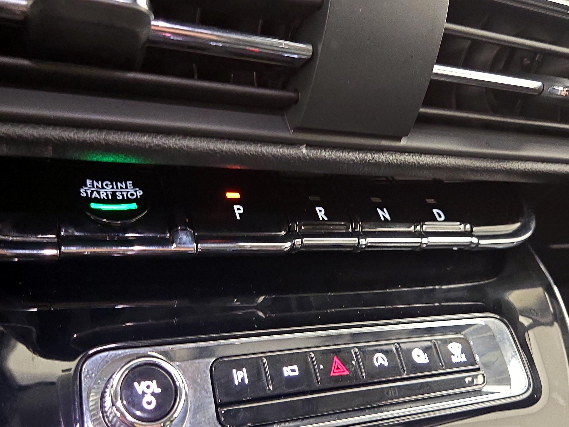 Thumbnail: 2023 Lincoln Corsair - 18