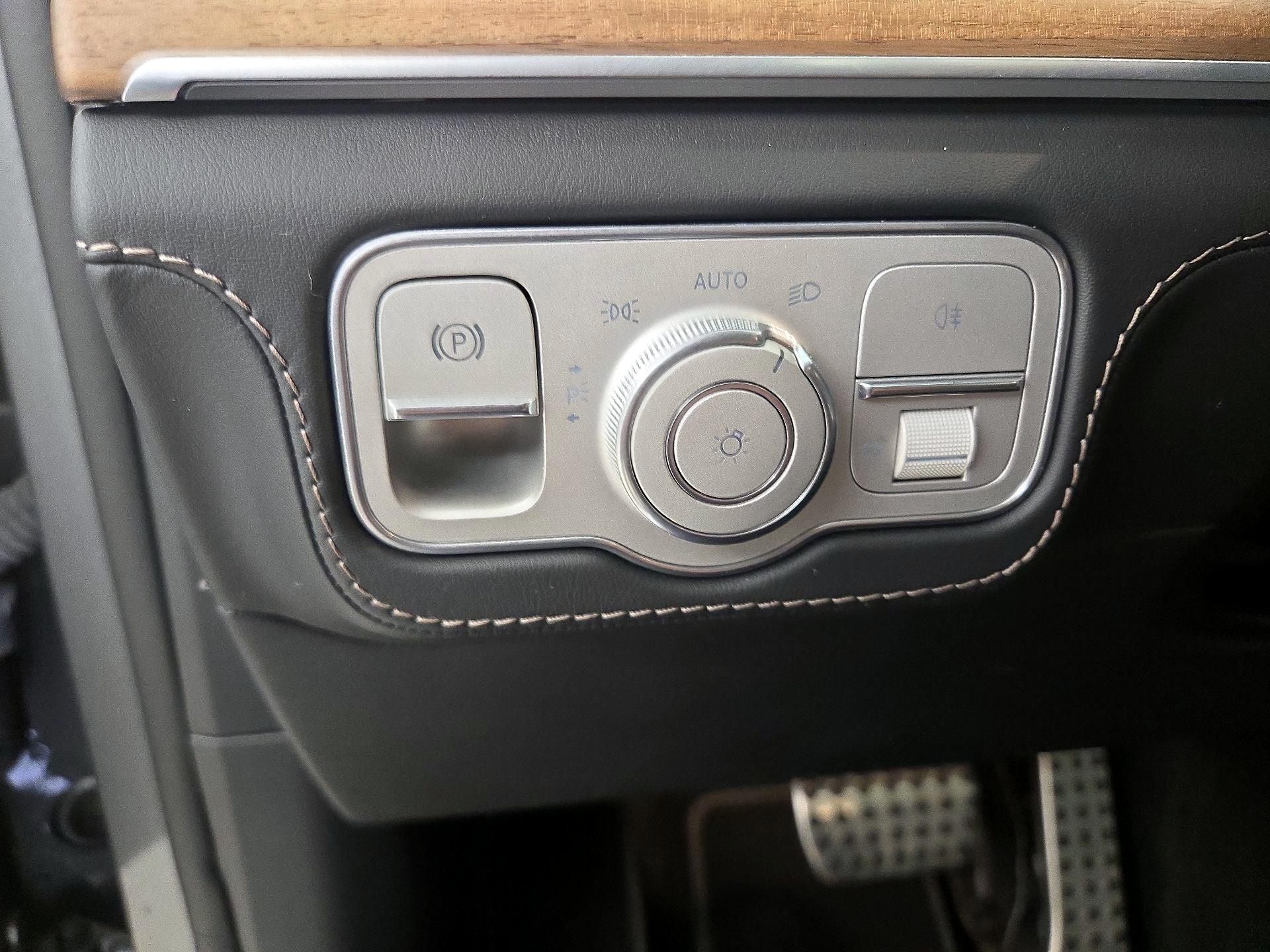 Thumbnail: 2022 Mercedes-Benz GL-Class - 13