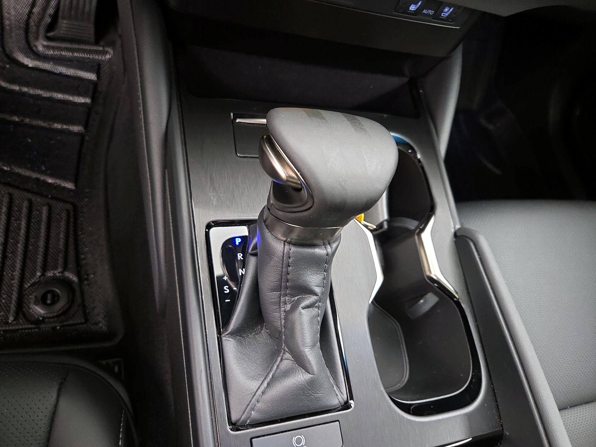 Thumbnail: 2024 Lexus ES - 17