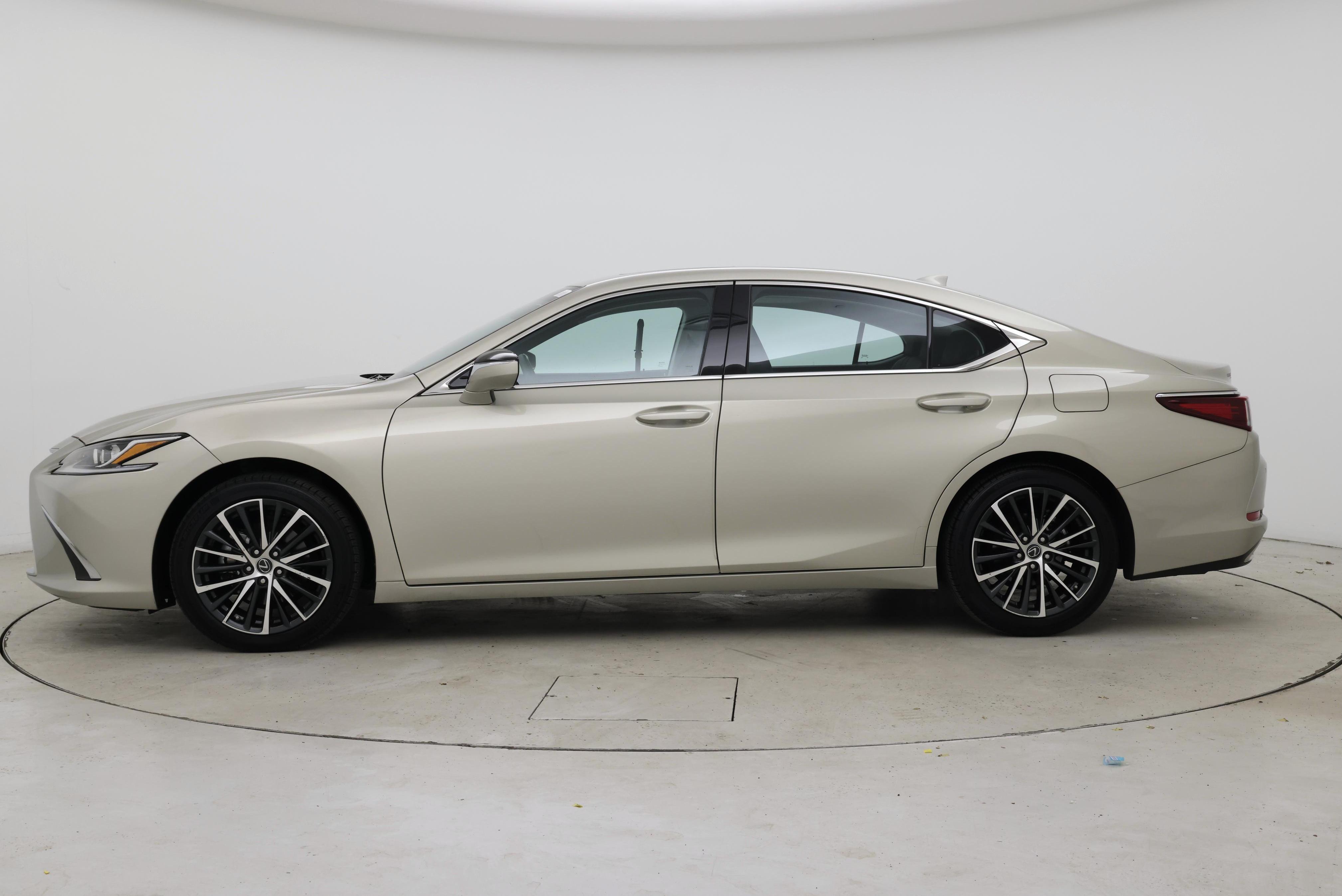 Thumbnail: 2024 Lexus ES - 3