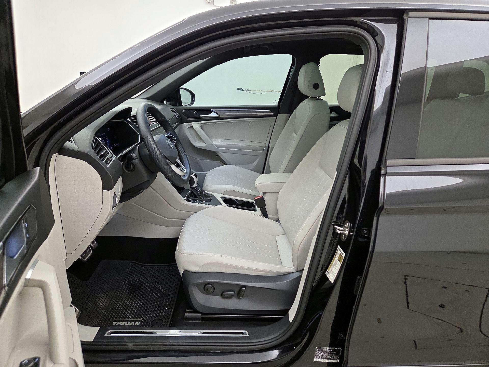 Thumbnail: 2024 Volkswagen Tiguan - 11
