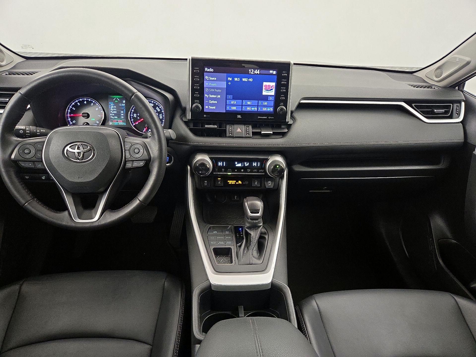 Thumbnail: 2022 Toyota RAV4 - 9