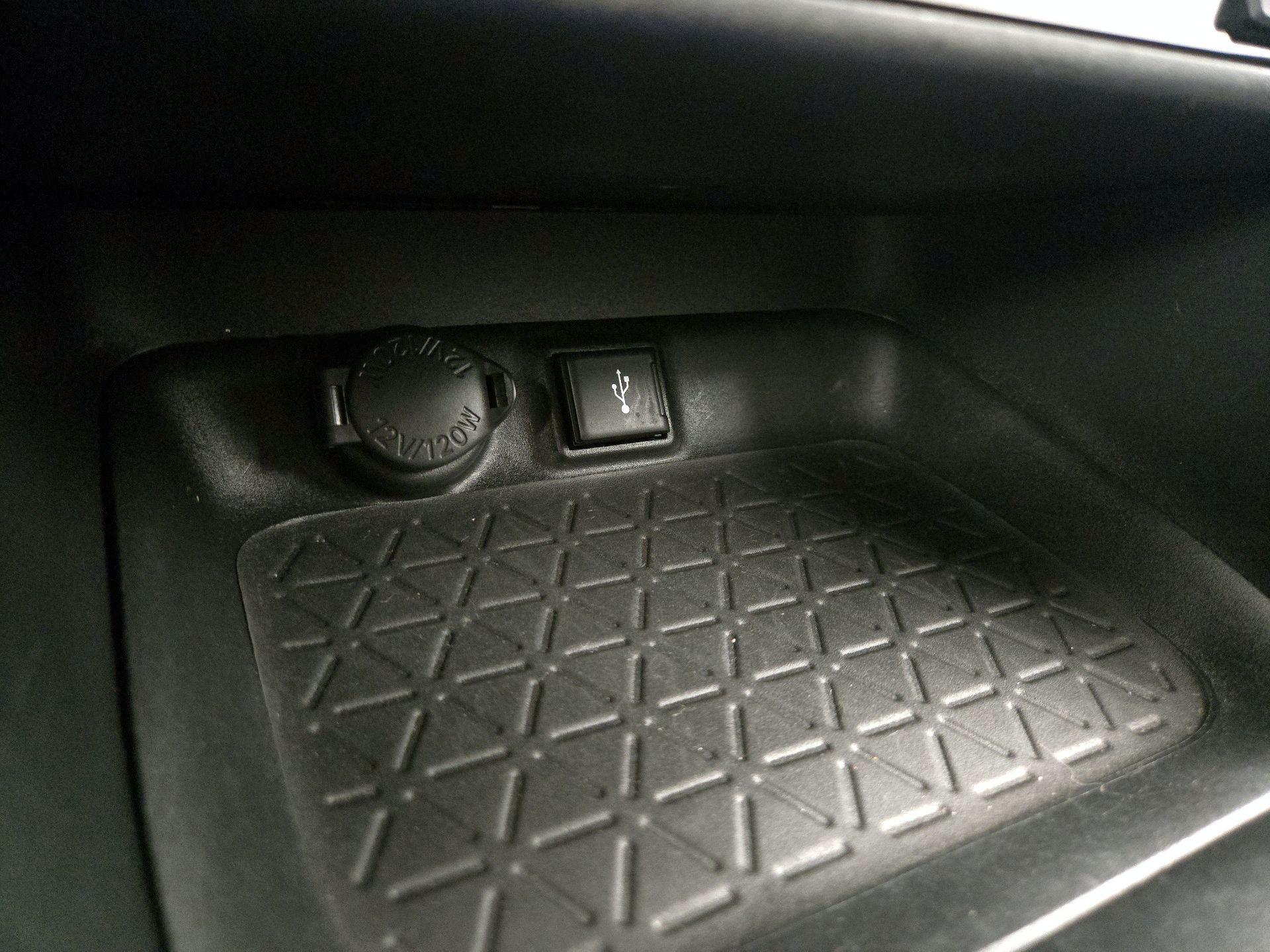 Thumbnail: 2022 Toyota RAV4 - 18