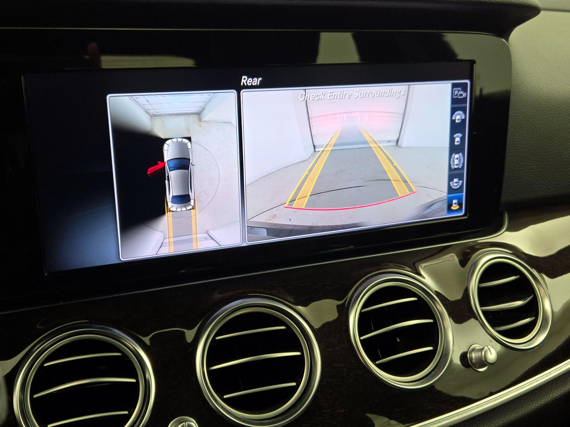Thumbnail: 2019 Mercedes-Benz E-Class - 15