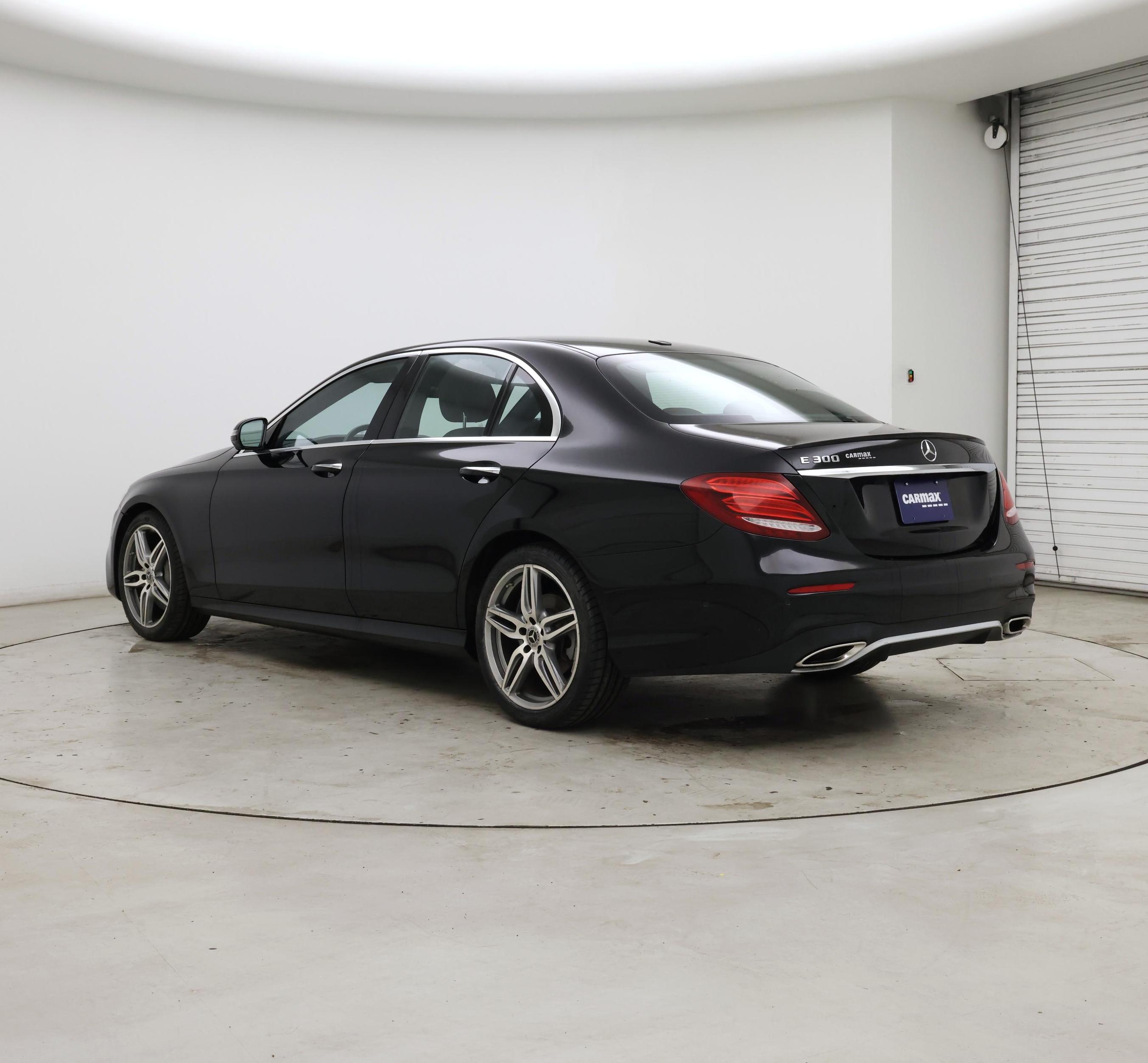 Thumbnail: 2019 Mercedes-Benz E-Class - 2