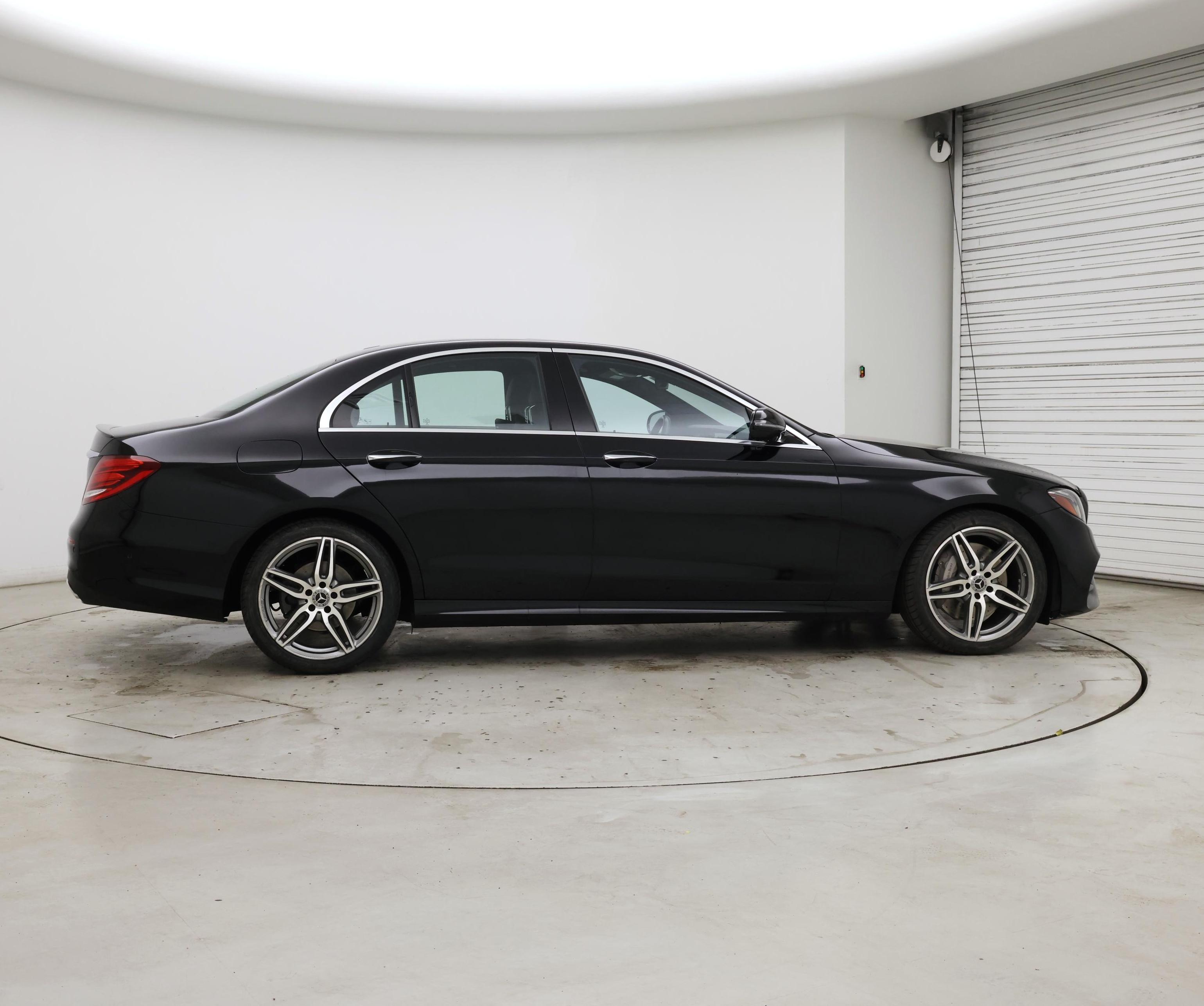 Thumbnail: 2019 Mercedes-Benz E-Class - 7
