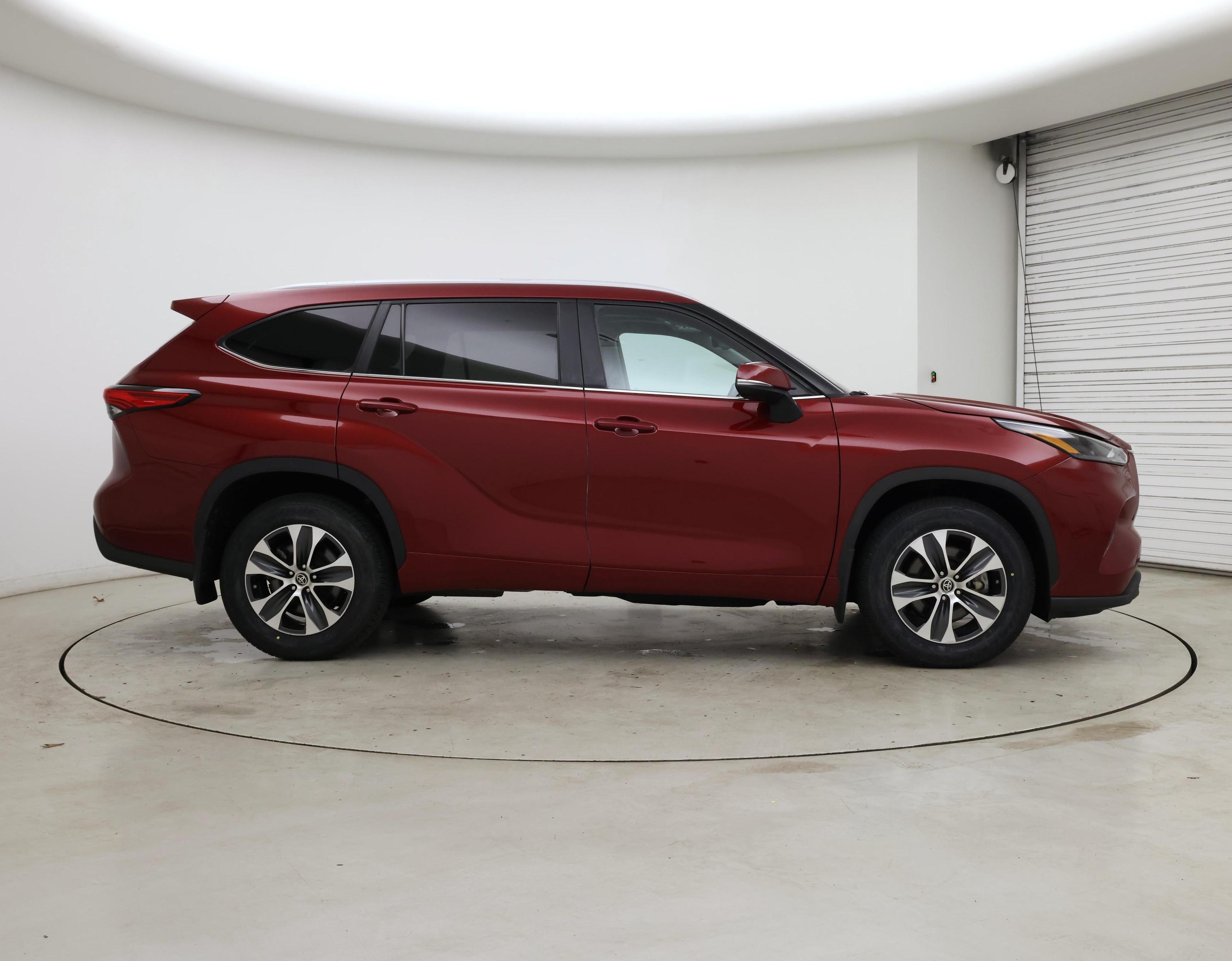 Thumbnail: 2023 Toyota Highlander - 7