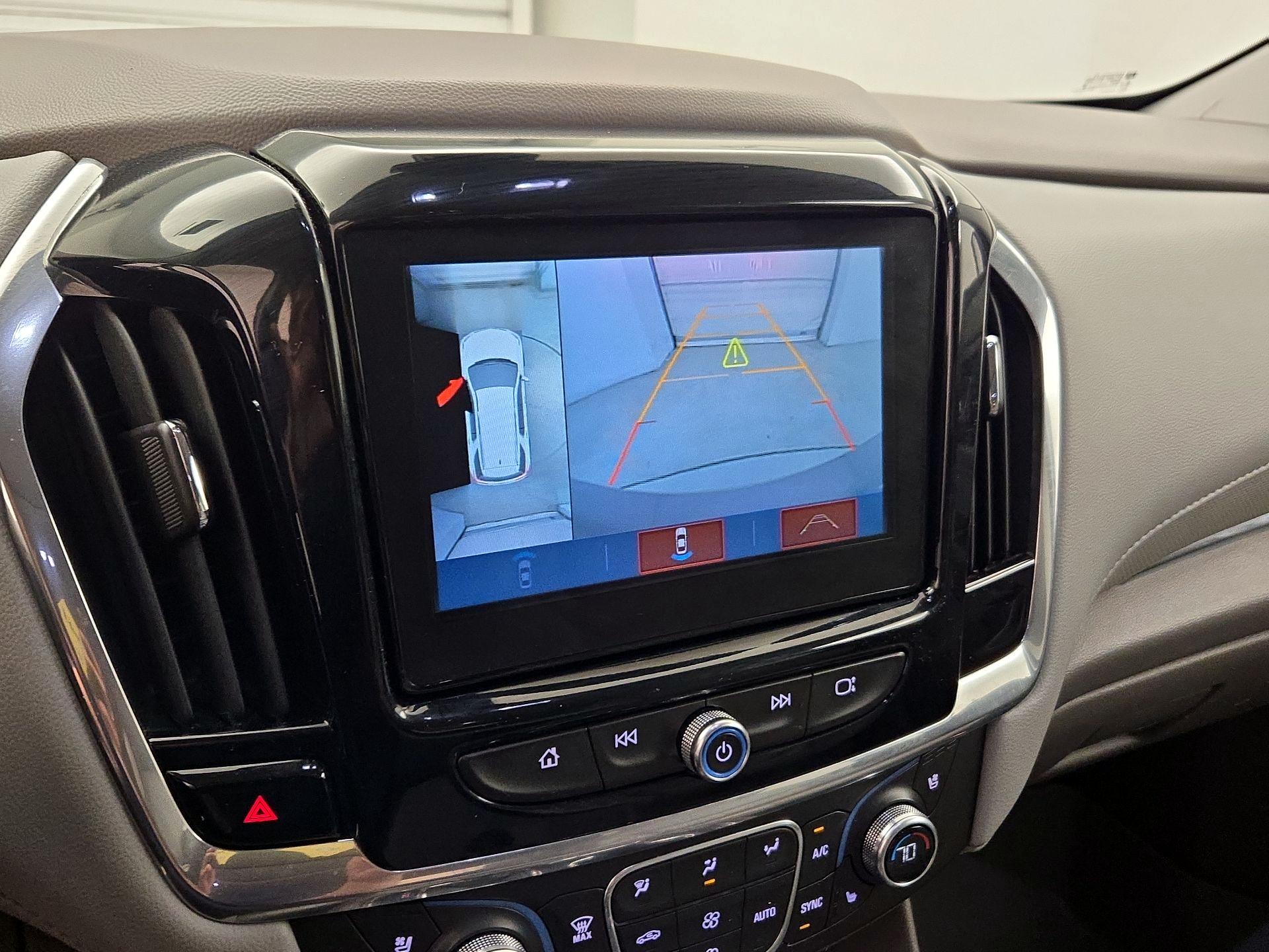 Thumbnail: 2018 Chevrolet Traverse - 14