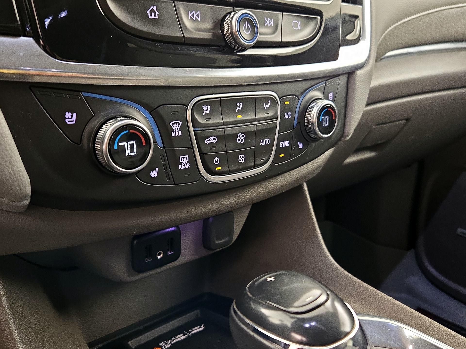 Thumbnail: 2018 Chevrolet Traverse - 16