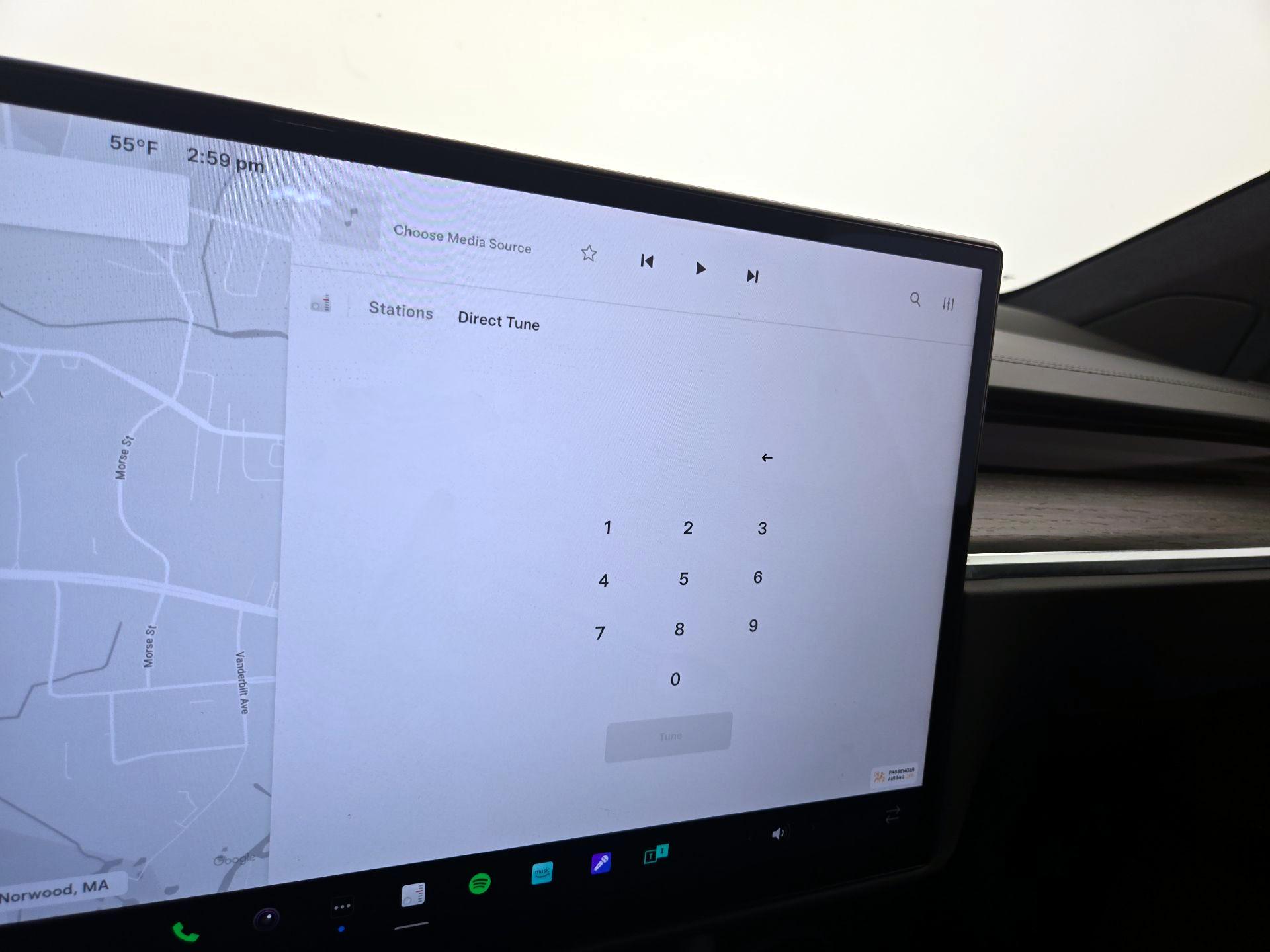 Thumbnail: 2022 Tesla Model X - 15