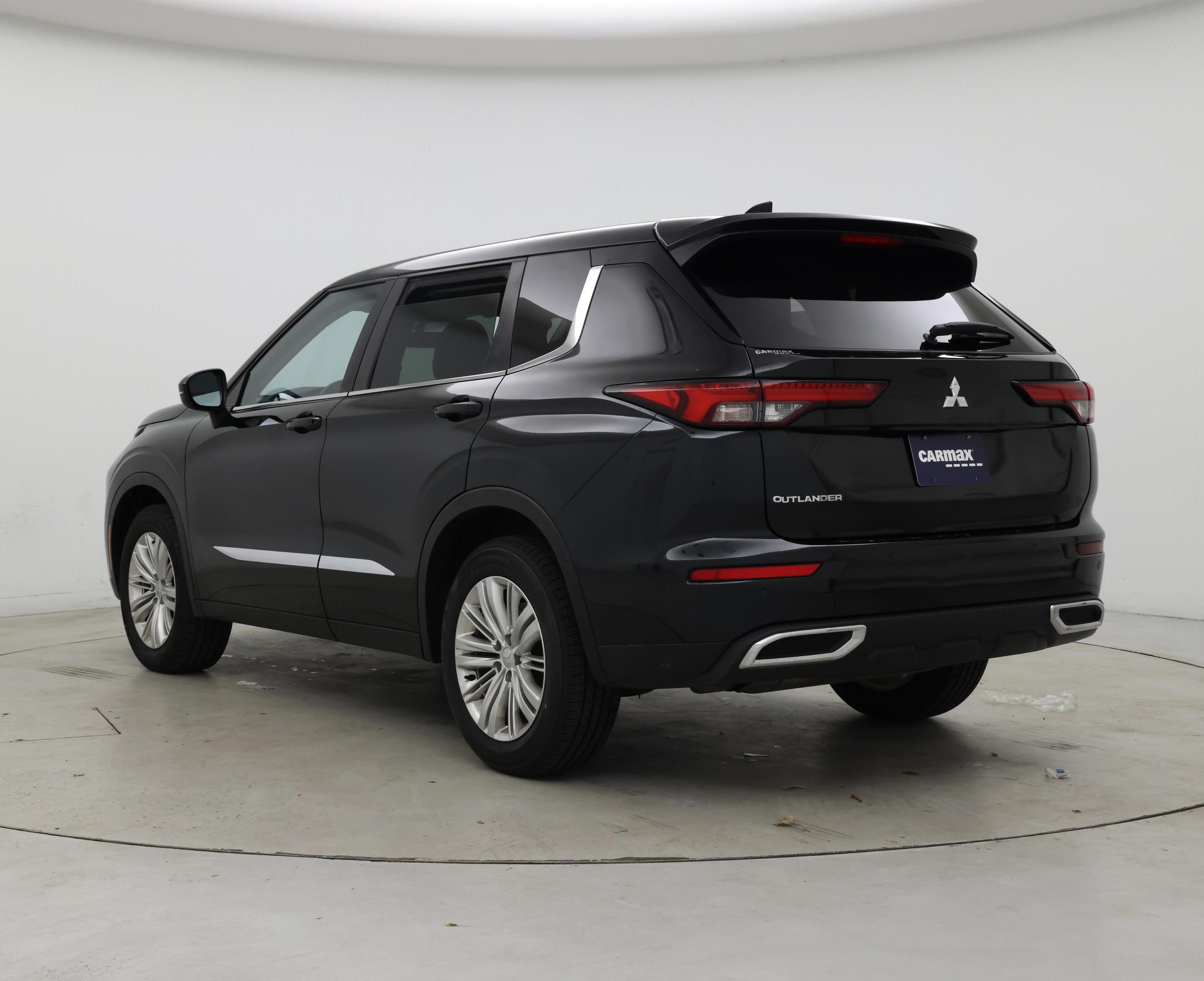 Thumbnail: 2022 Mitsubishi Outlander - 2
