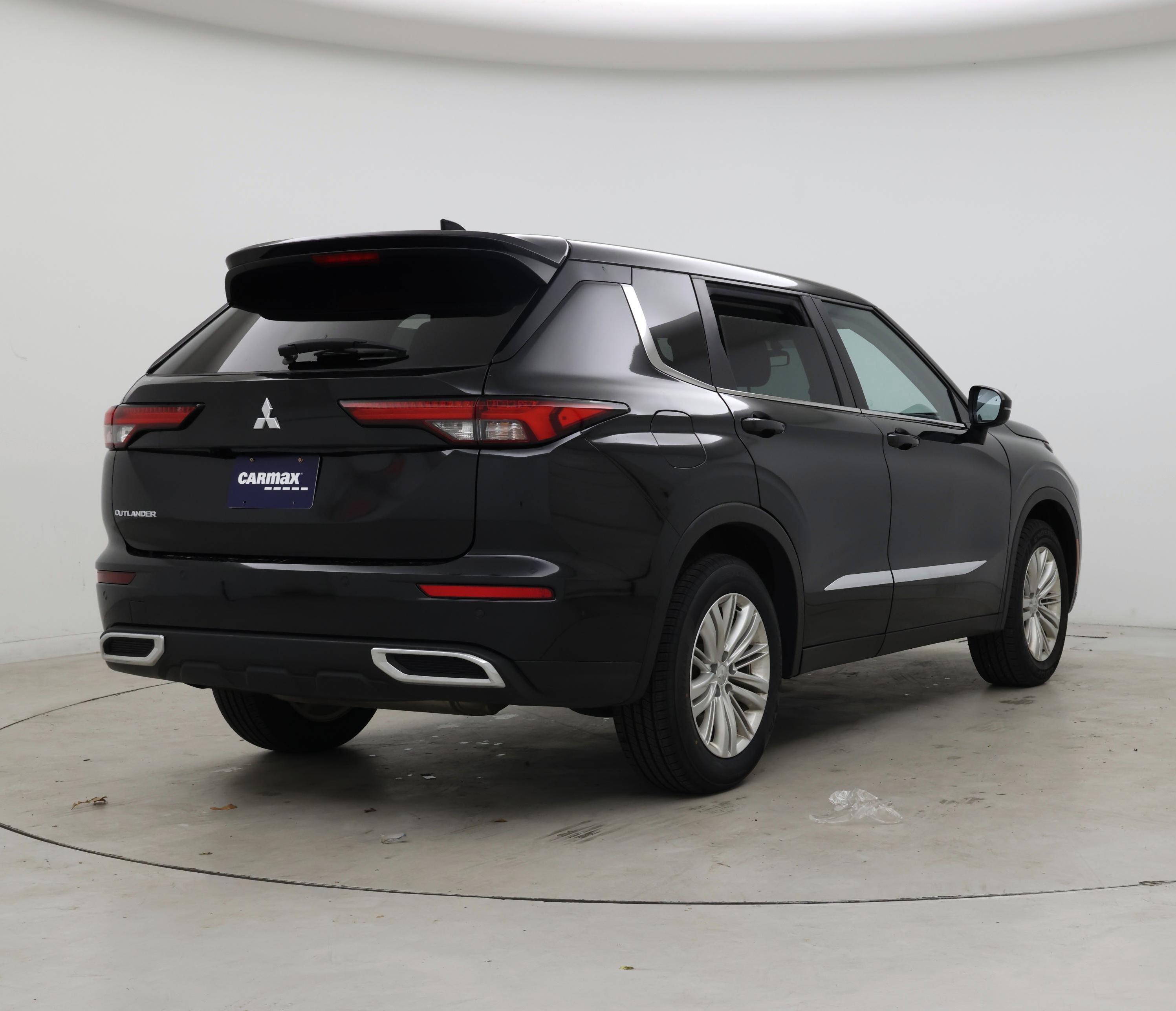 Thumbnail: 2022 Mitsubishi Outlander - 8