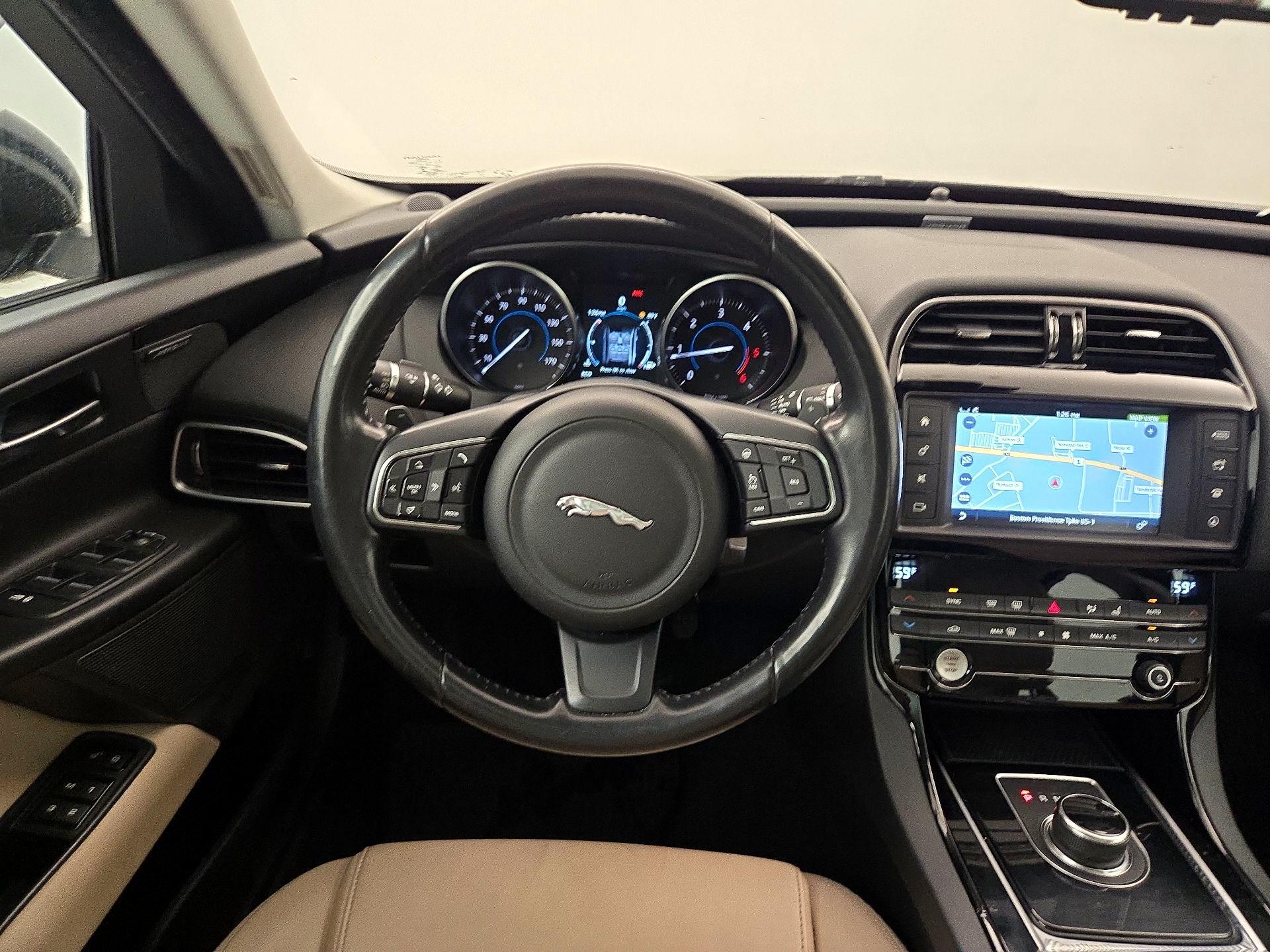 Thumbnail: 2017 Jaguar XE - 10