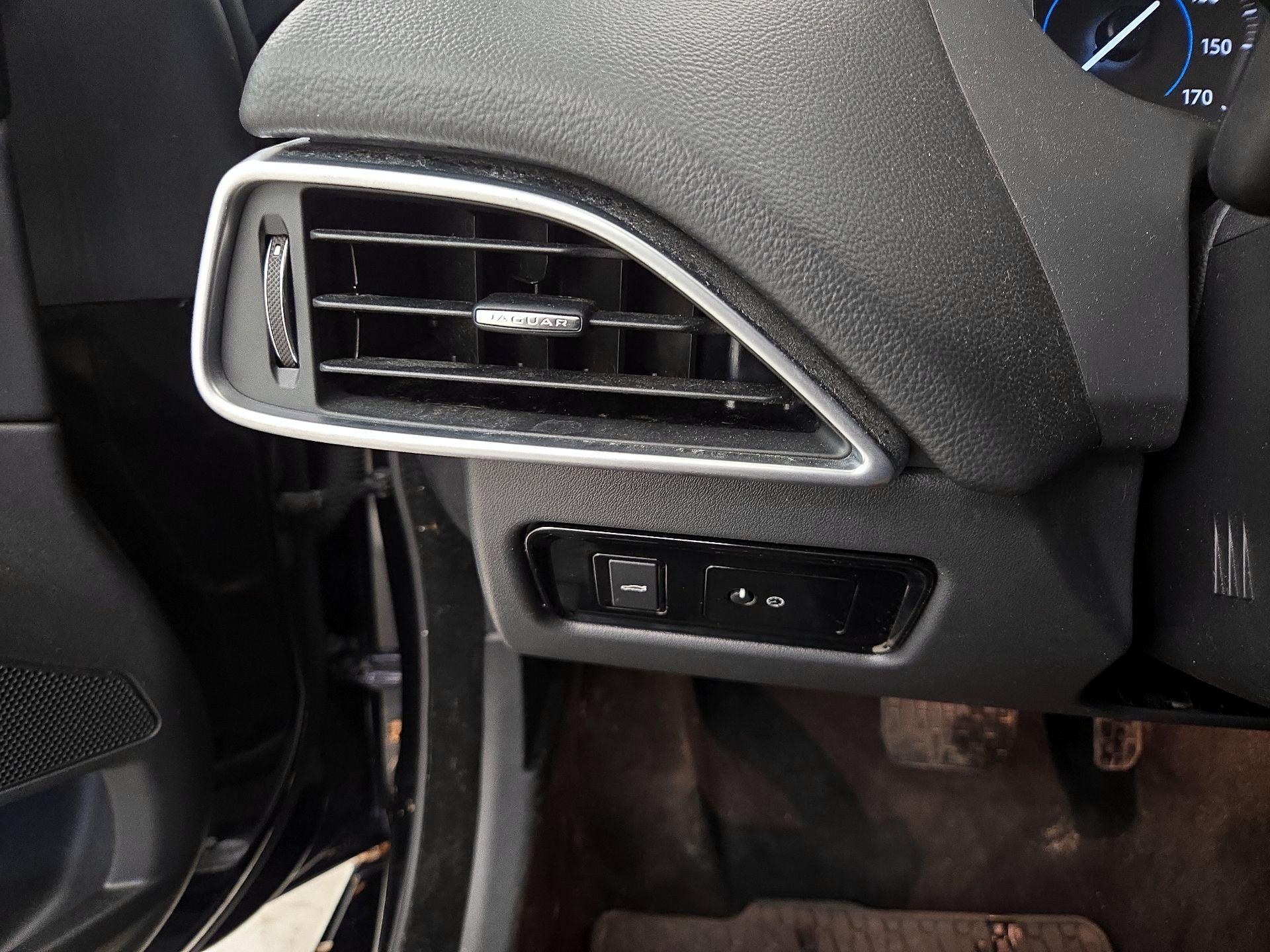 Thumbnail: 2017 Jaguar XE - 13