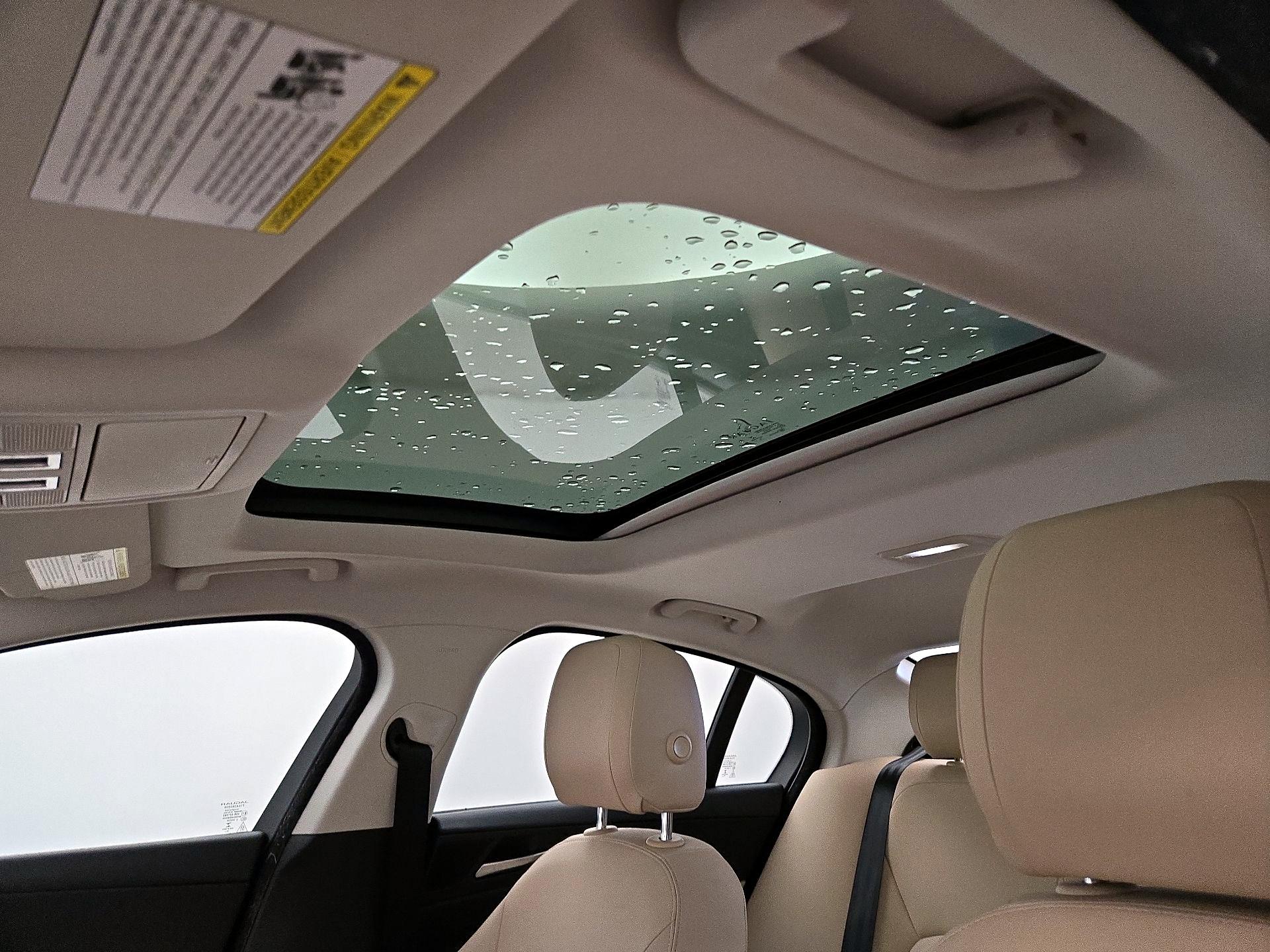 Thumbnail: 2017 Jaguar XE - 19