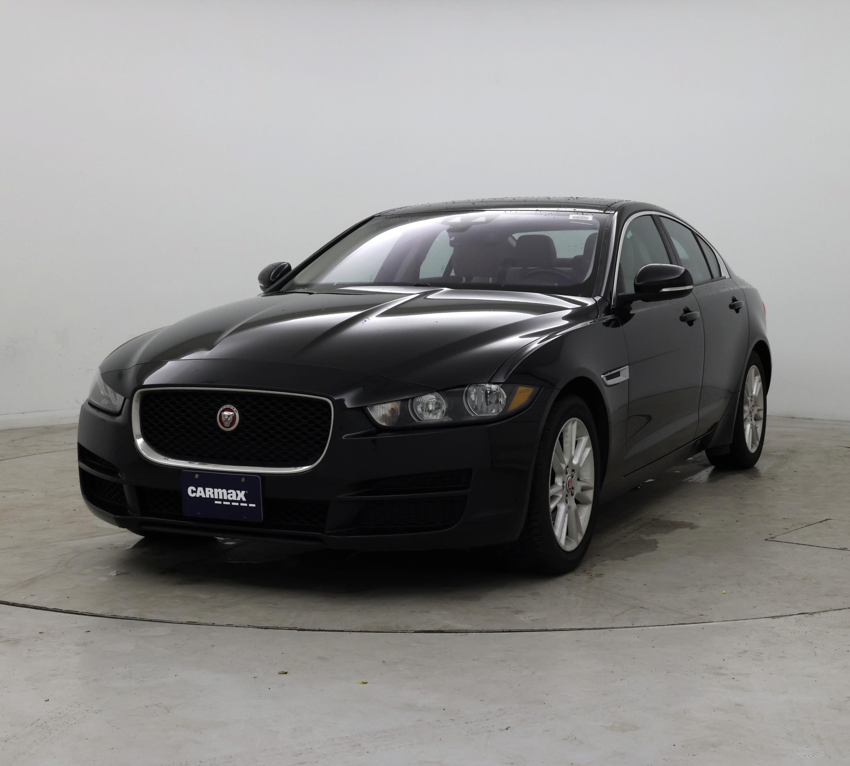 Thumbnail: 2017 Jaguar XE - 4