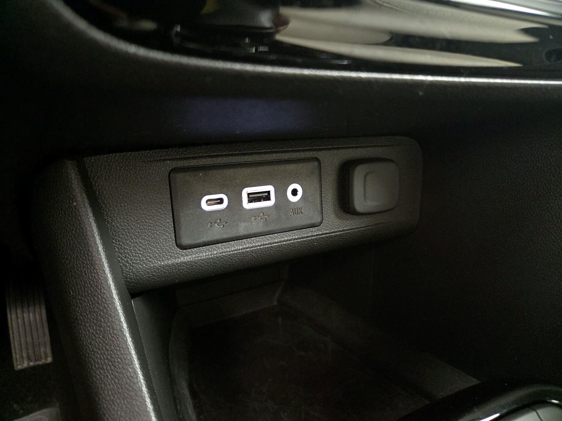 Thumbnail: 2023 Buick Encore GX - 18