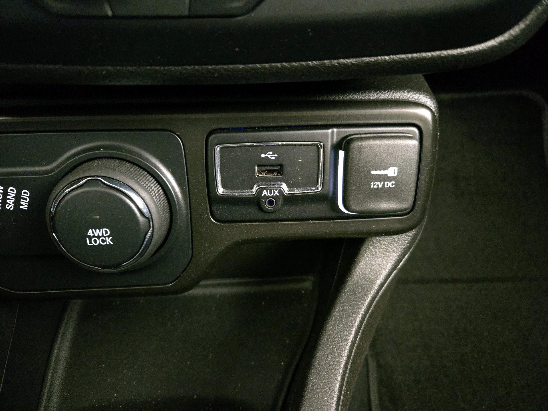 Thumbnail: 2023 Jeep Renegade - 19