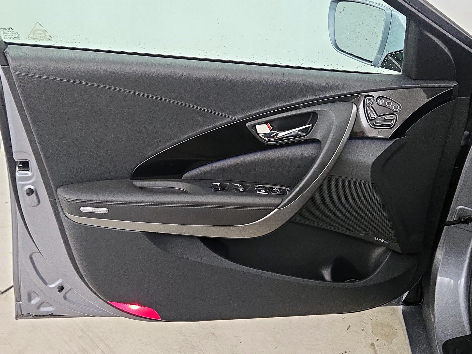 Thumbnail: 2017 Hyundai Azera - 12