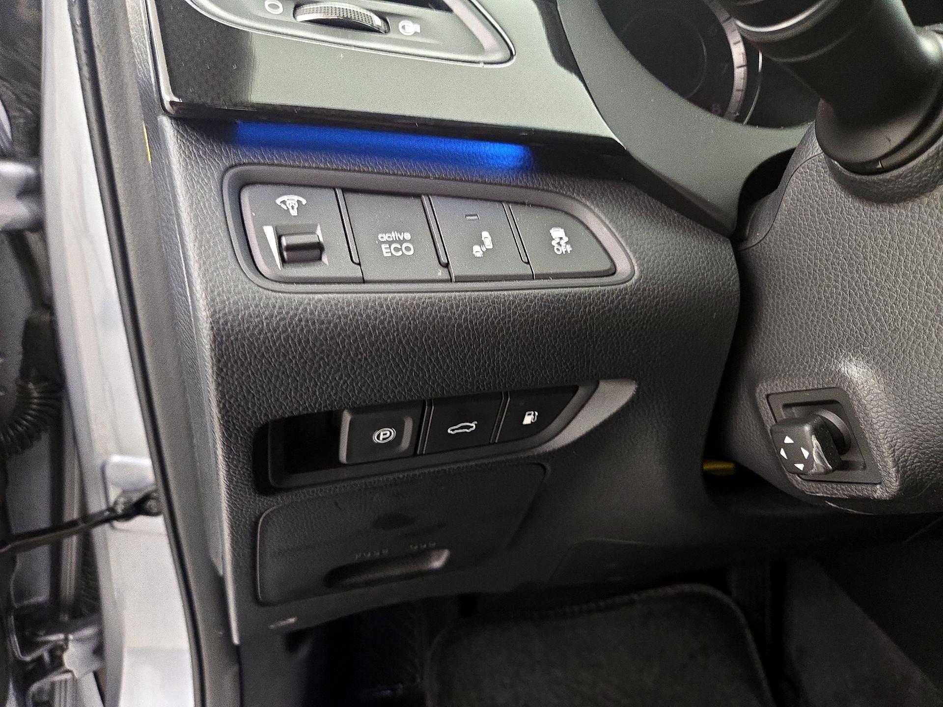 Thumbnail: 2017 Hyundai Azera - 13