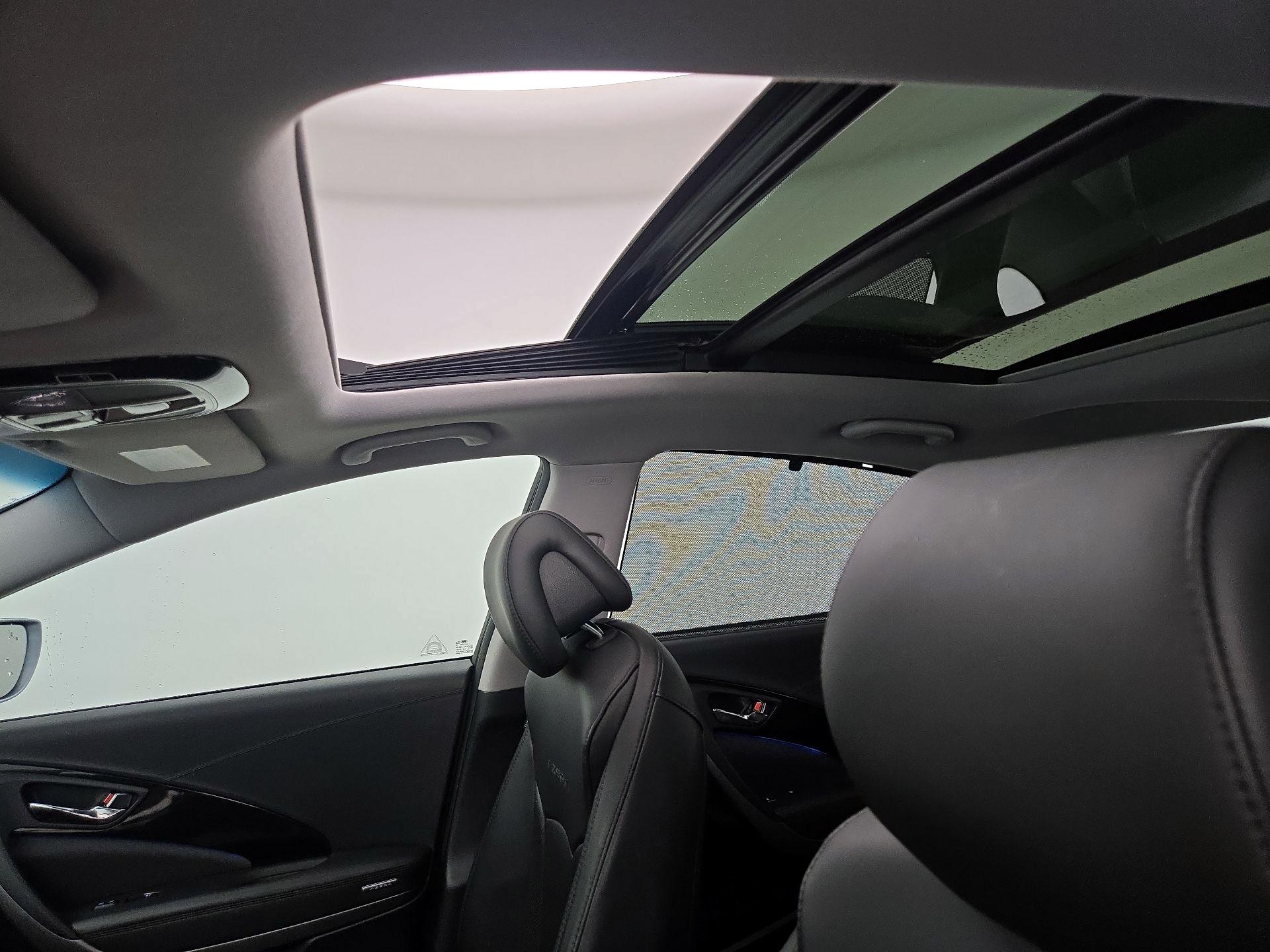 Thumbnail: 2017 Hyundai Azera - 20