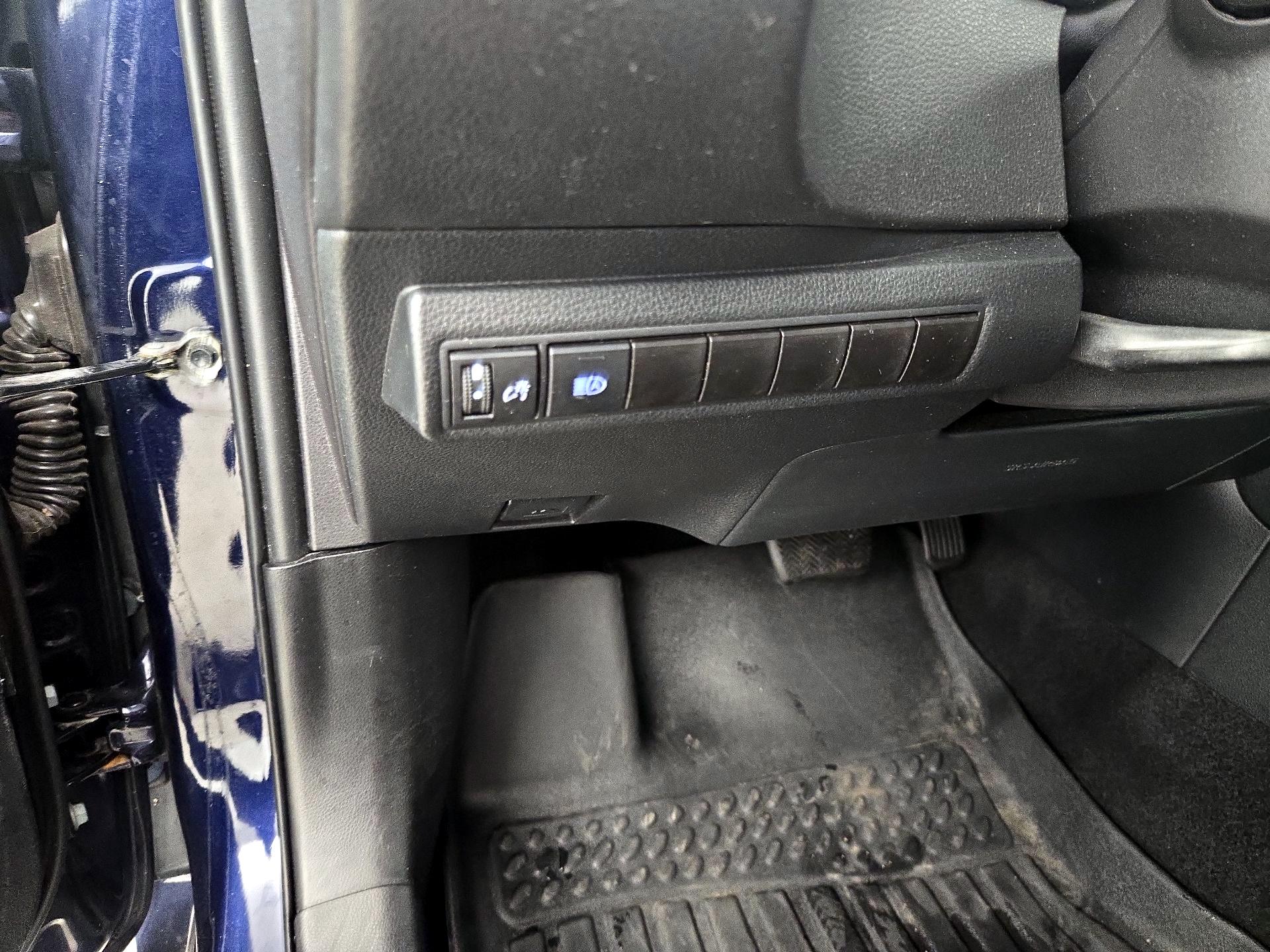 Thumbnail: 2021 Toyota Corolla - 12