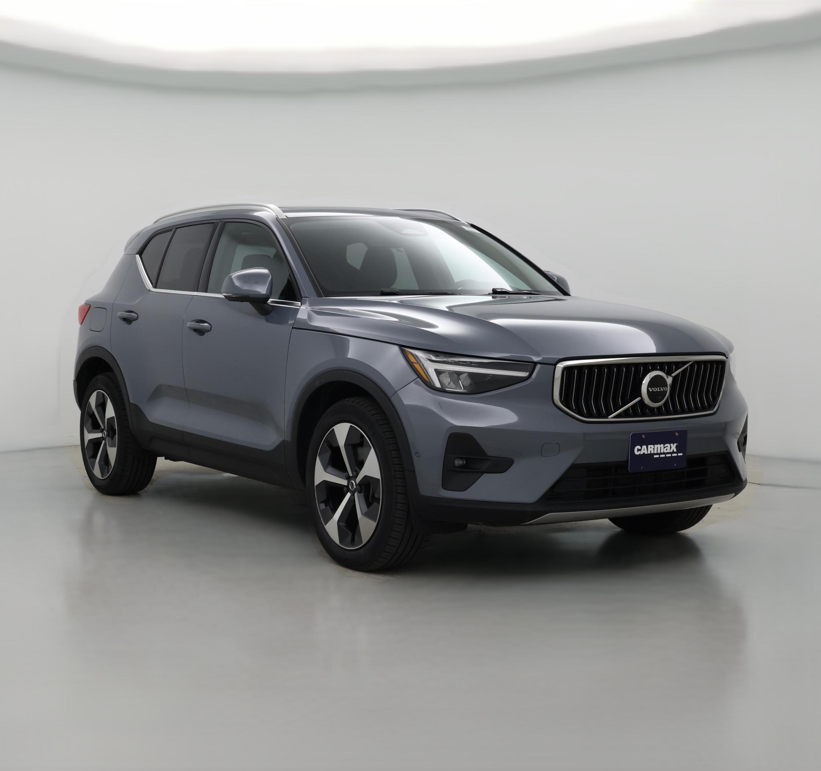 Thumbnail: 2023 Volvo XC40 - 1