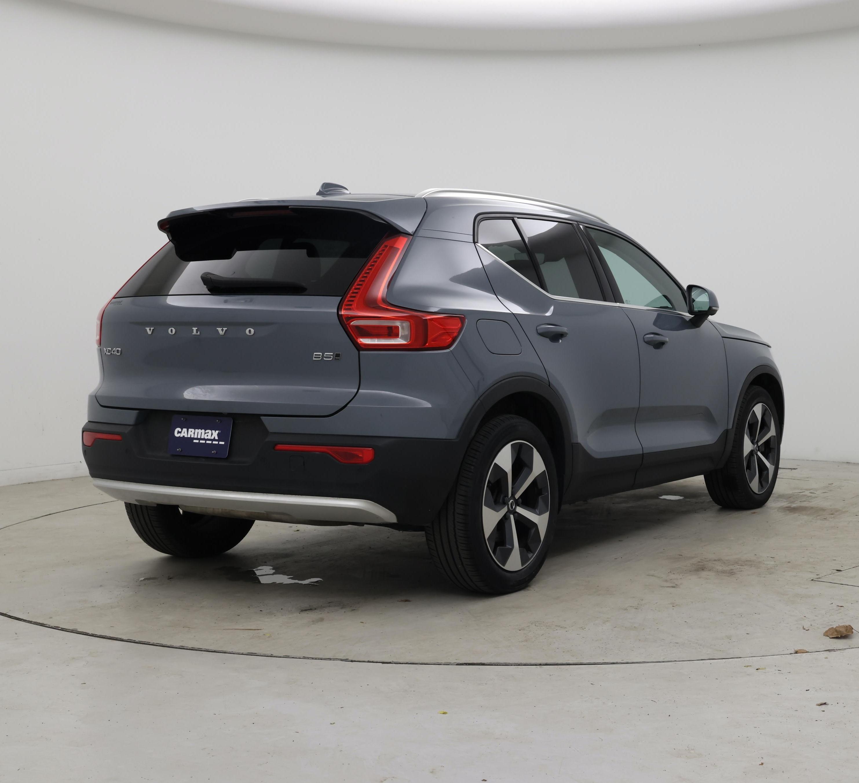 Thumbnail: 2023 Volvo XC40 - 8