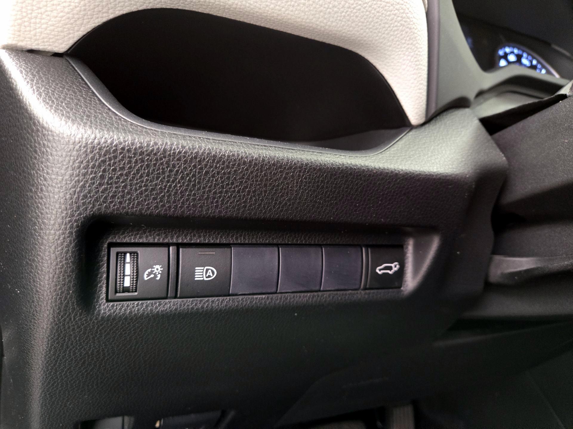 Thumbnail: 2019 Toyota RAV4 - 13