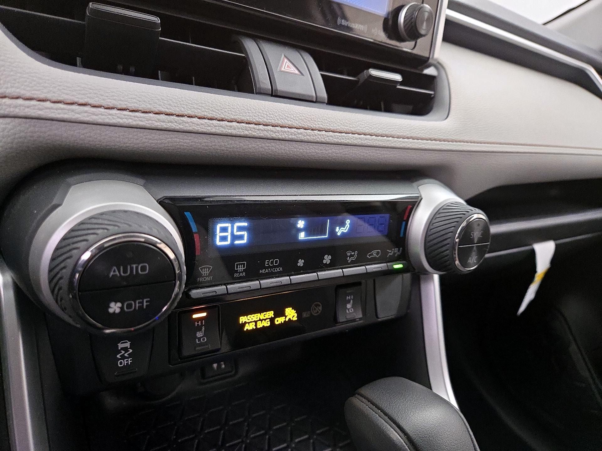 Thumbnail: 2019 Toyota RAV4 - 16