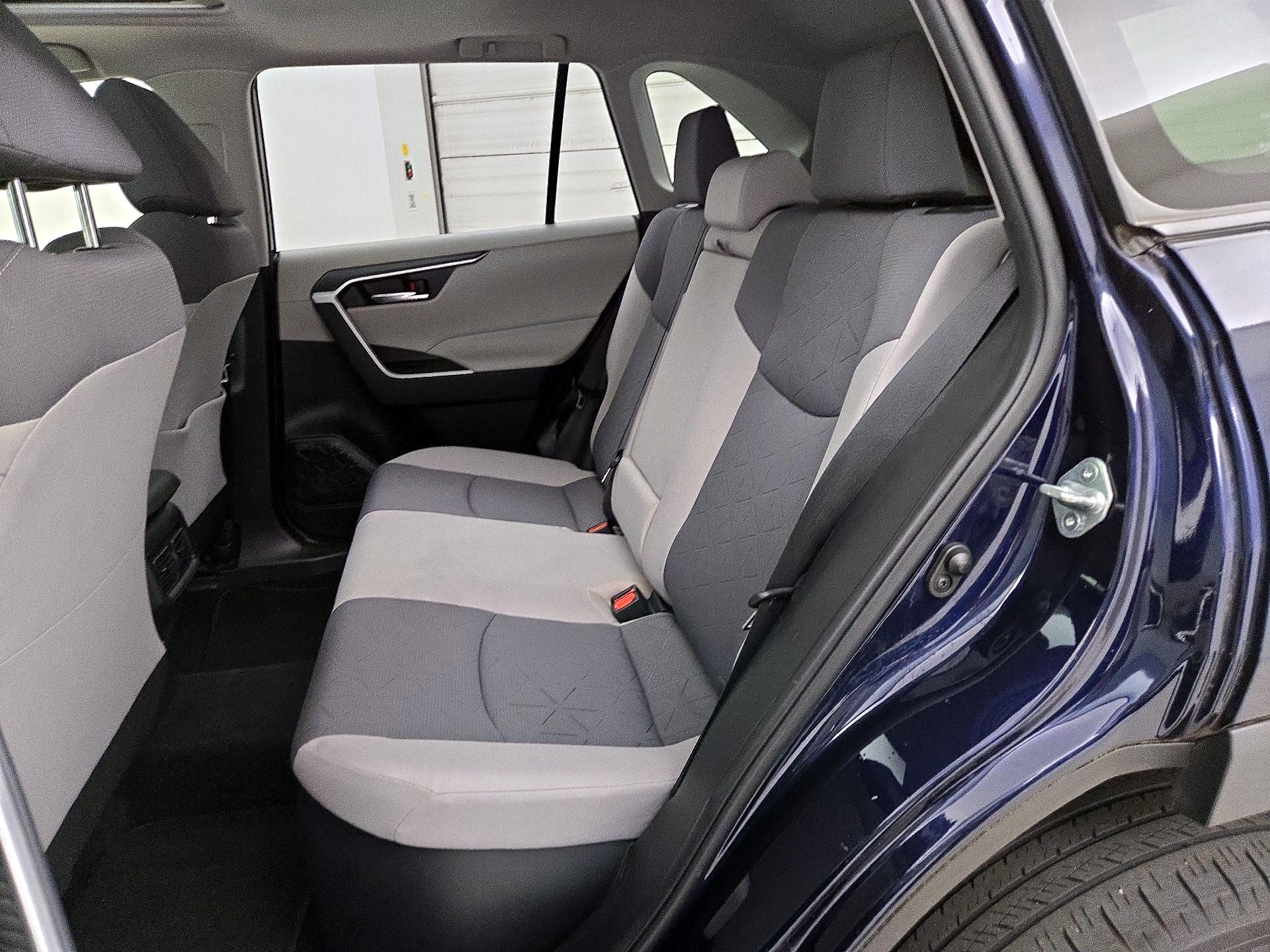 Thumbnail: 2019 Toyota RAV4 - 20