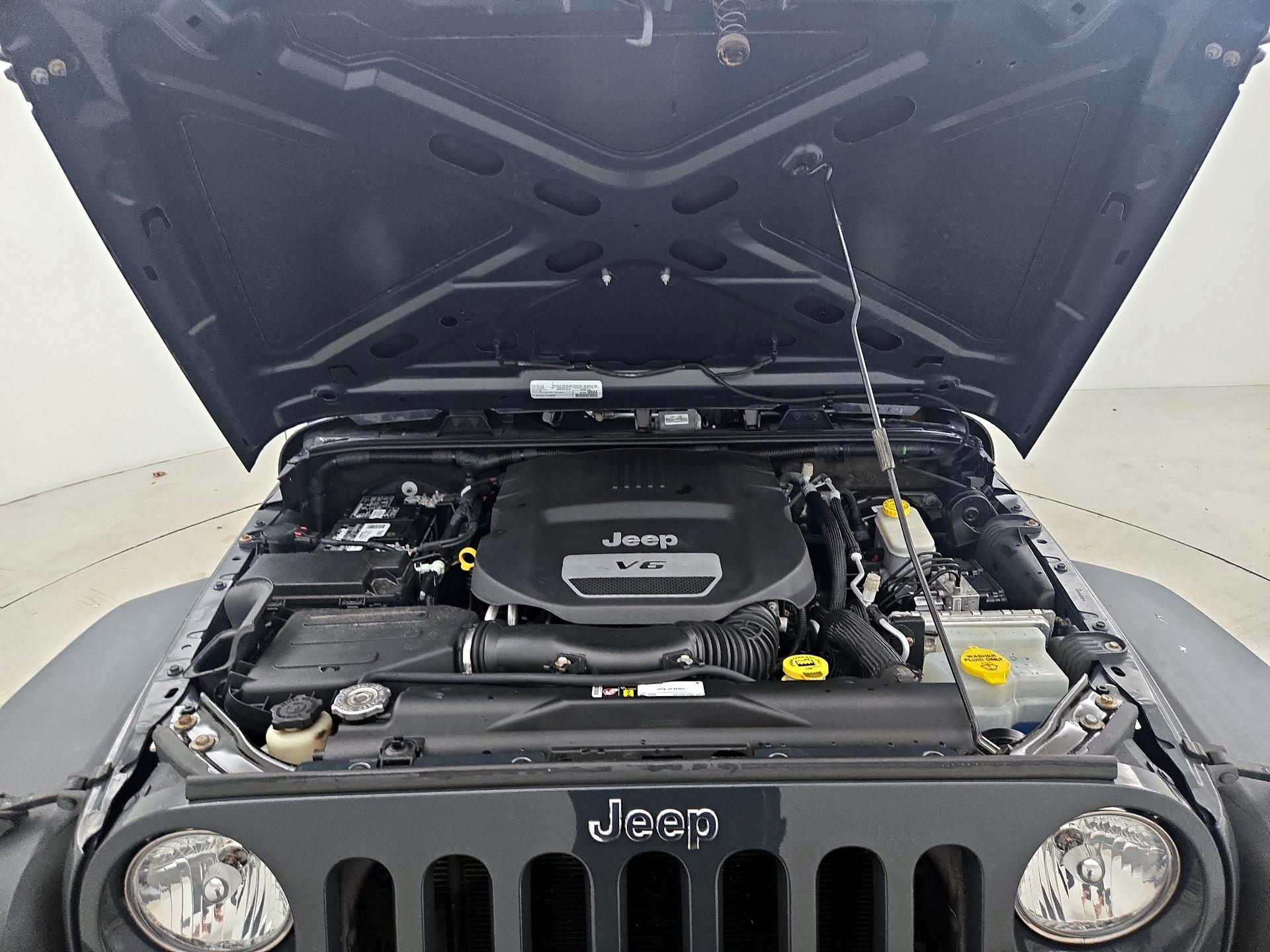 Thumbnail: 2016 Jeep Wrangler - 19