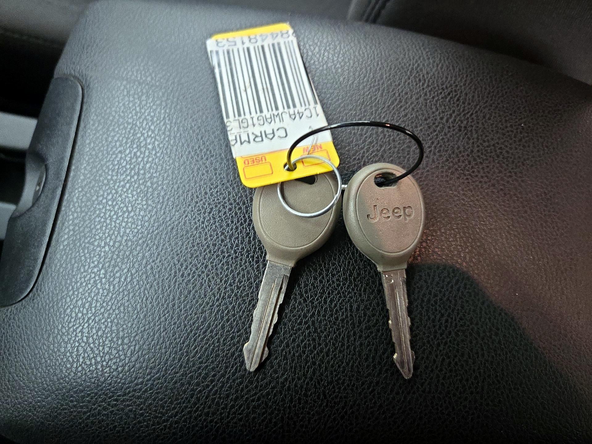 Thumbnail: 2016 Jeep Wrangler - 20