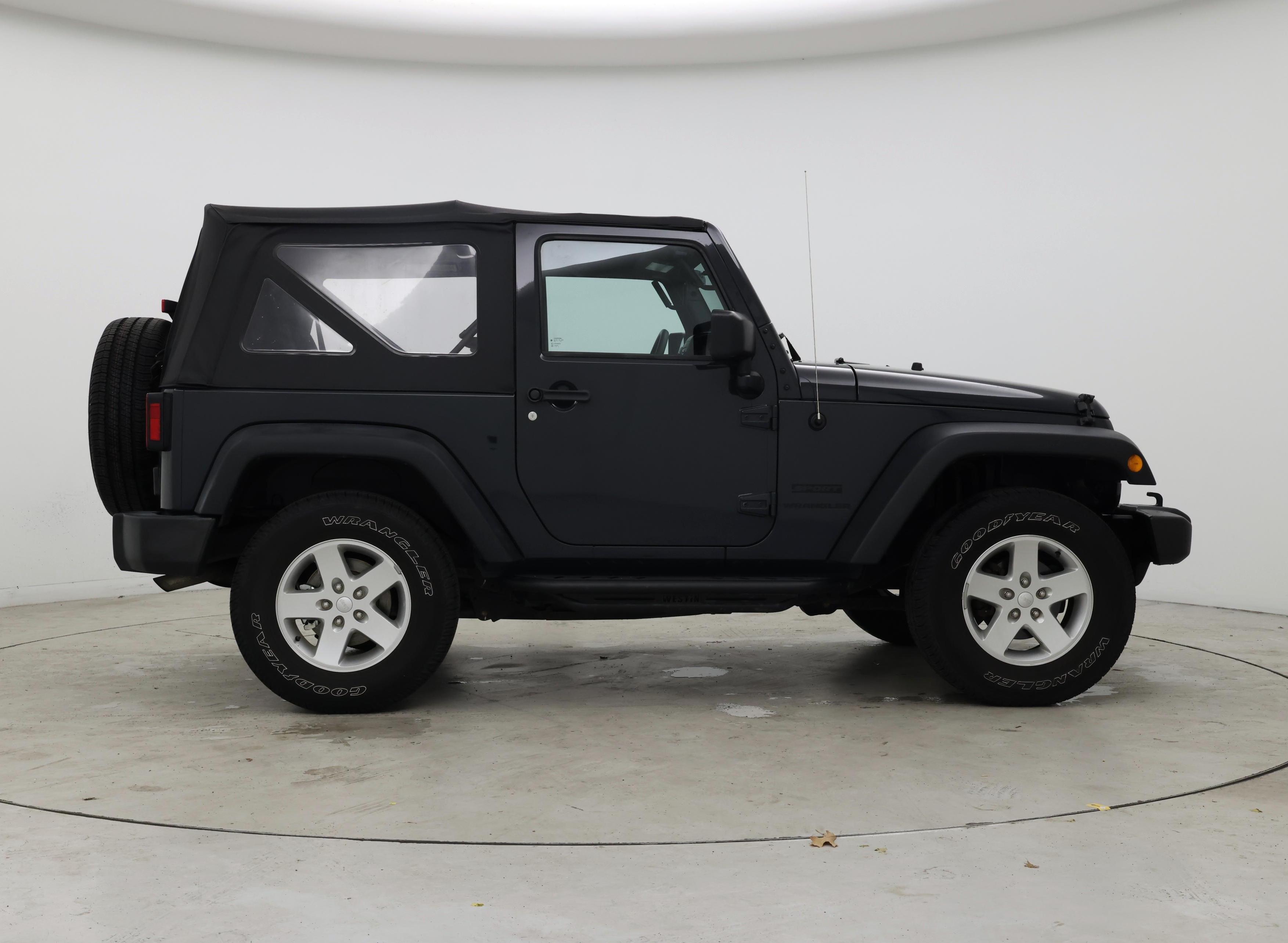 Thumbnail: 2016 Jeep Wrangler - 7