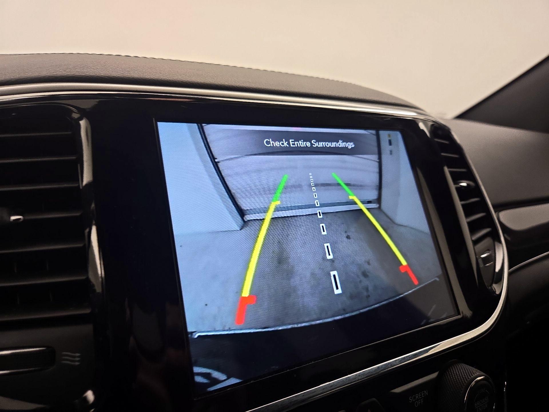 Thumbnail: 2021 Jeep Grand Cherokee - 14