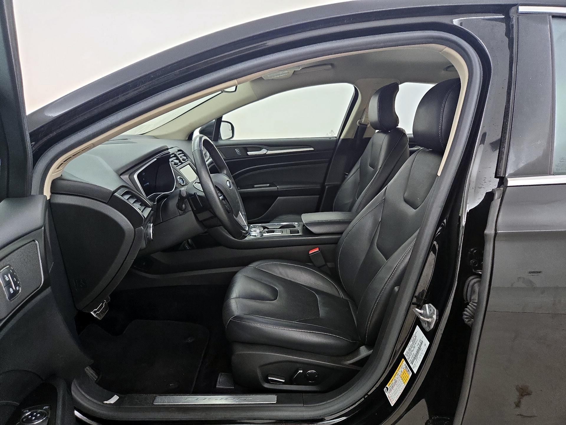 Thumbnail: 2017 Ford Fusion - 11