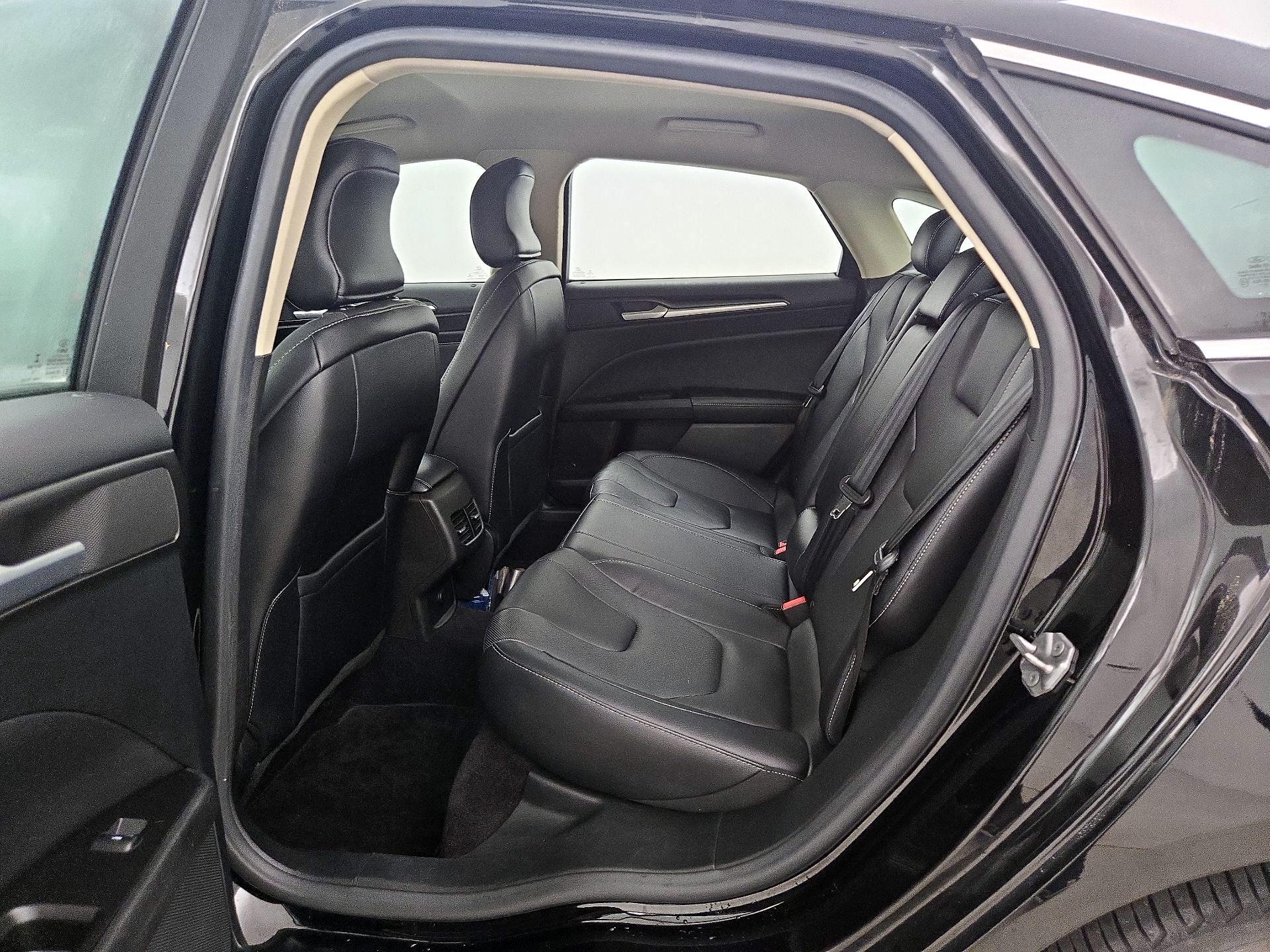 Thumbnail: 2017 Ford Fusion - 19